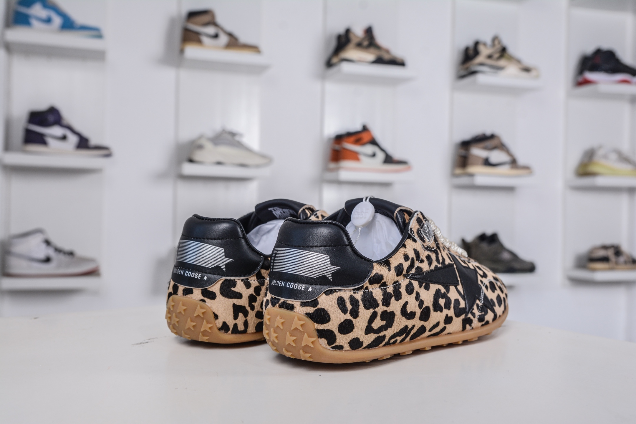 Golden Goose Women's Marathon Leopard Print Sneakers - Stylish and Comfortable 6 i1760980383778 4363 0 5
