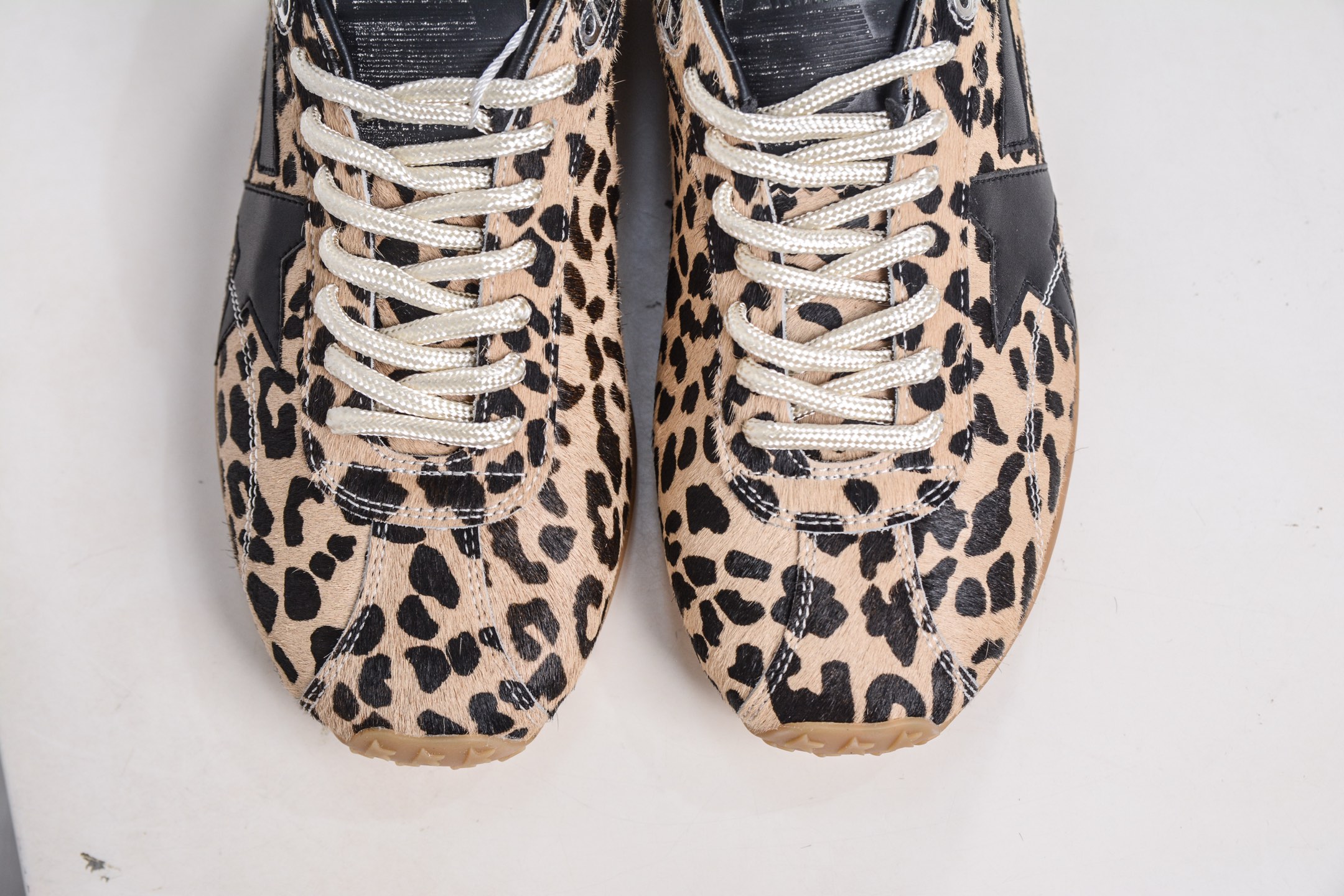 Golden Goose Women's Marathon Leopard Print Sneakers - Stylish and Comfortable 9 i1760980383791 739 0 8
