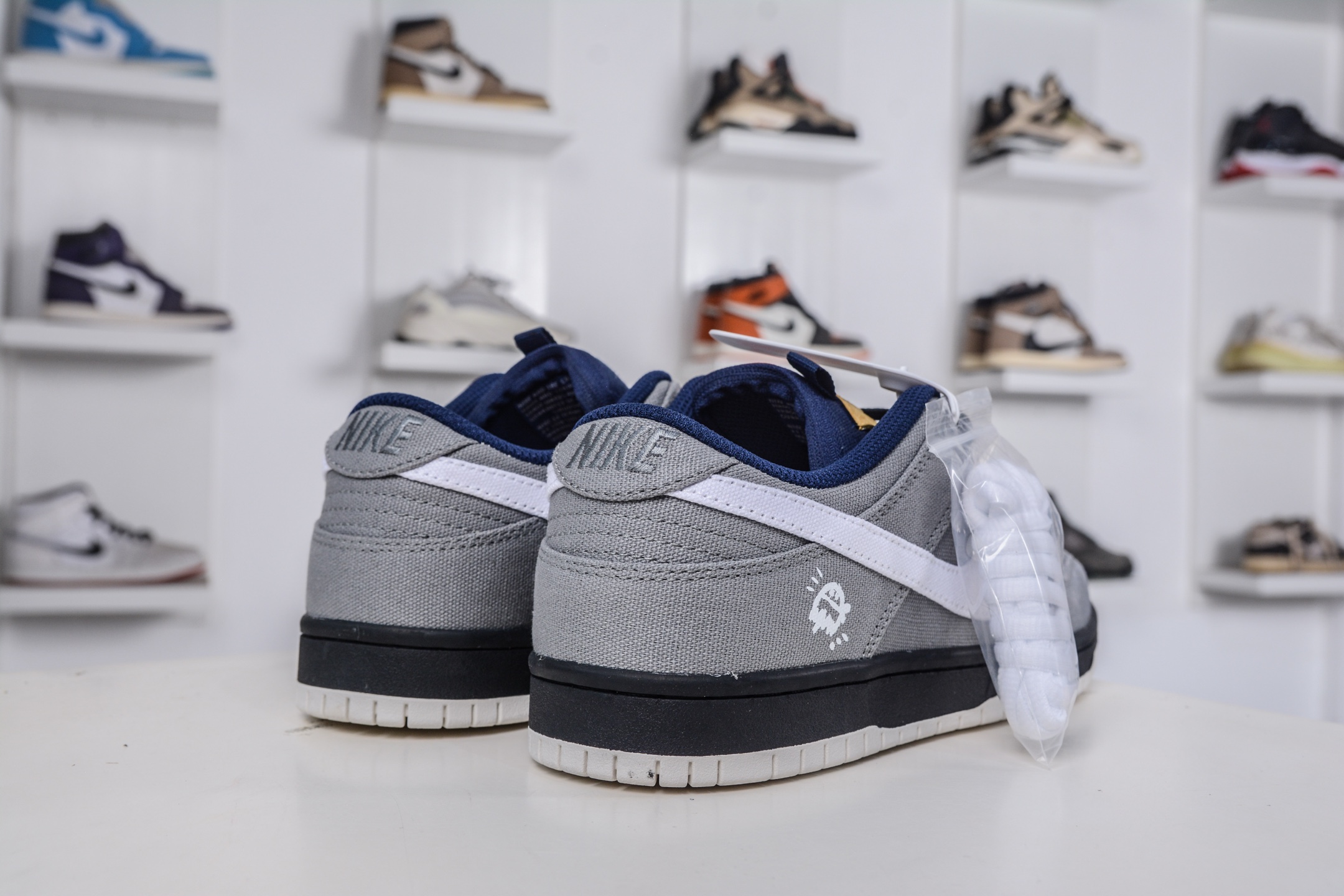 Nike Dunk SB LOW 灰白勾帆布 DX6775-400-莆田鞋,莆田鞋货源,高仿鞋,高仿鞋货源,安福档口,莆田高仿鞋,莆田鞋批发,高仿鞋批发,莆田高仿运动鞋,高仿运动鞋,莆田运动鞋 Nike Dunk SB LOW 灰白勾帆布 DX6775-400