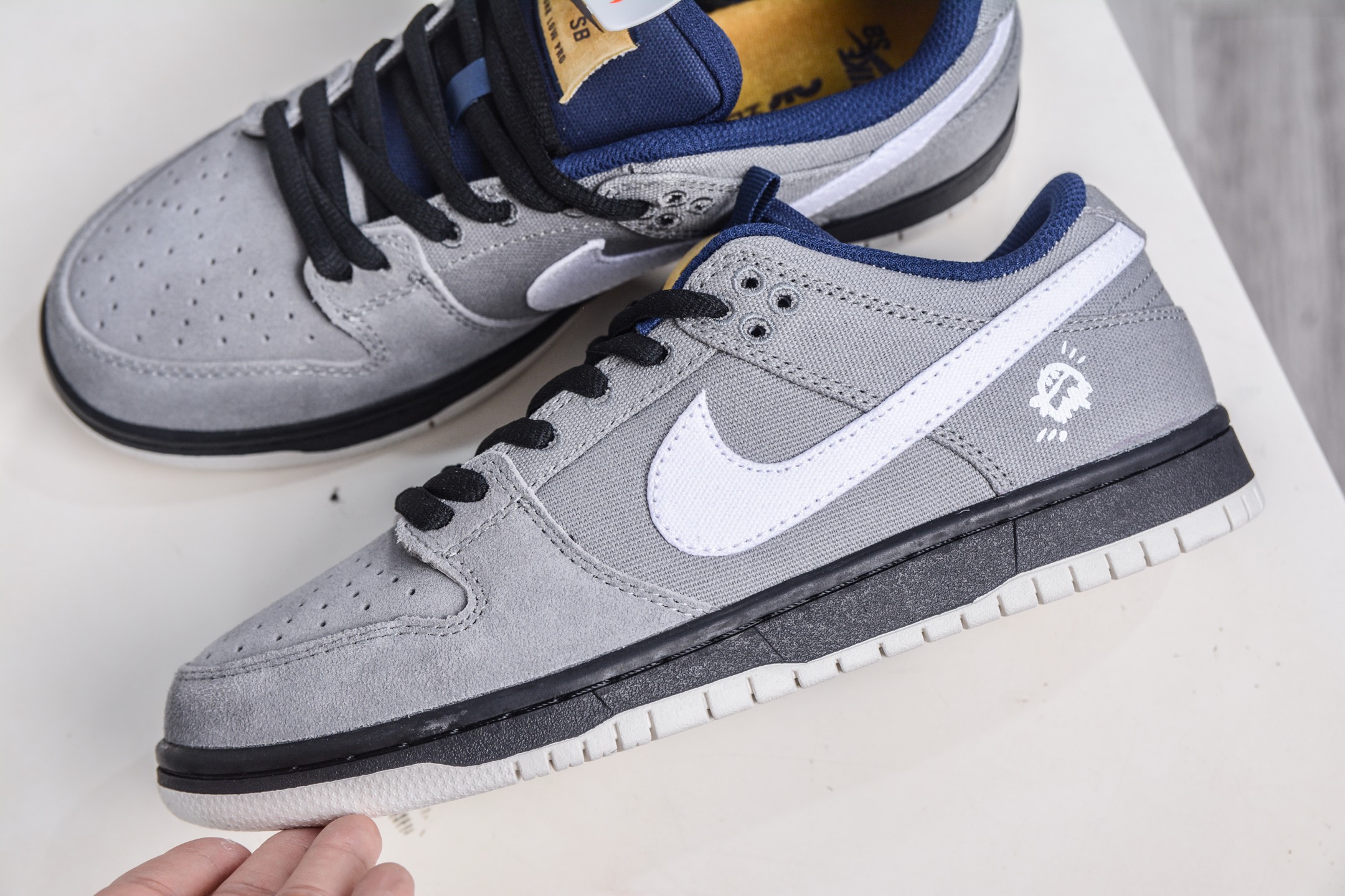 Nike Dunk SB LOW 灰白勾帆布 DX6775-400-莆田鞋,莆田鞋货源,高仿鞋,高仿鞋货源,安福档口,莆田高仿鞋,莆田鞋批发,高仿鞋批发,莆田高仿运动鞋,高仿运动鞋,莆田运动鞋 Nike Dunk SB LOW 灰白勾帆布 DX6775-400
