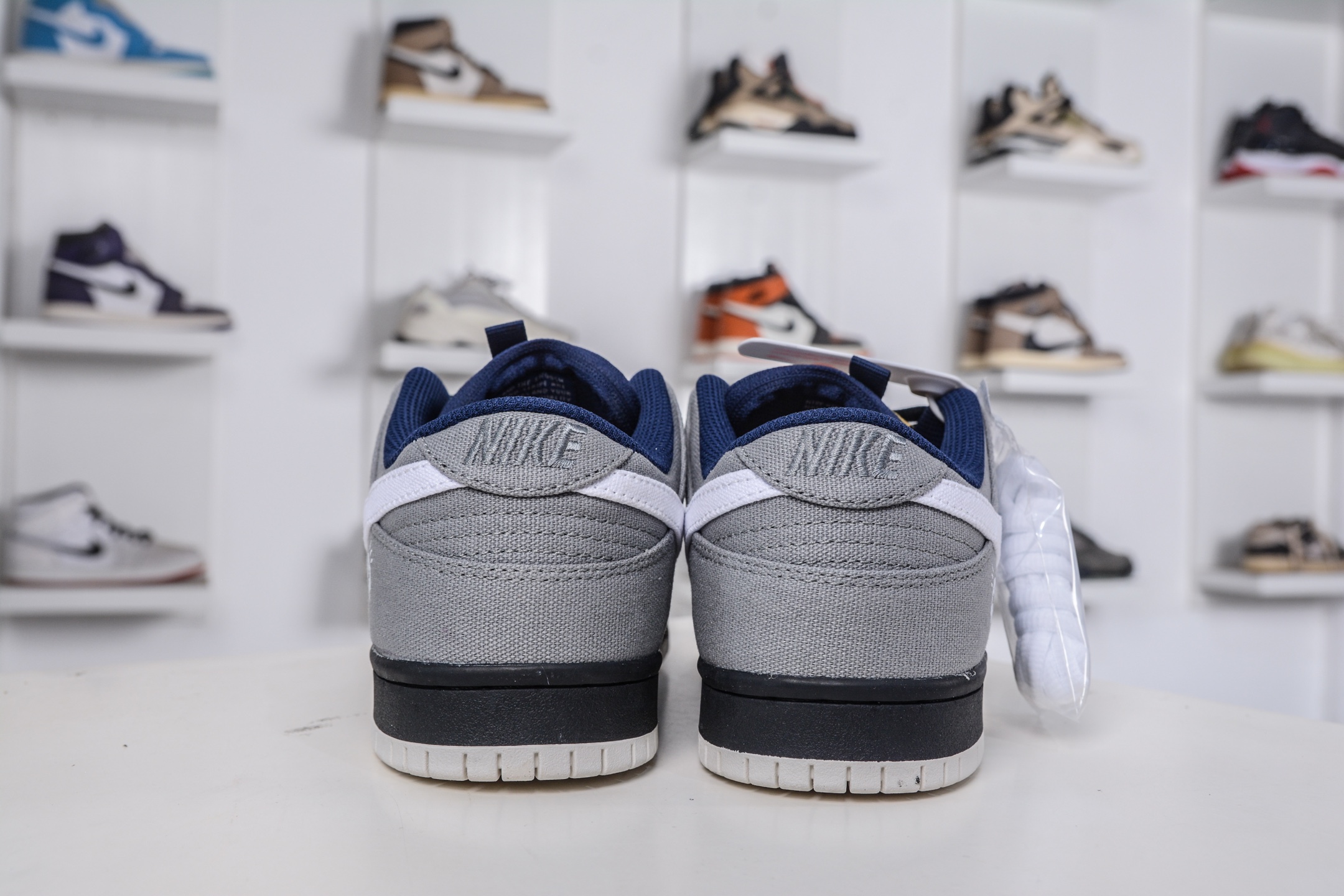 Nike Dunk SB LOW 灰白勾帆布 DX6775-400-莆田鞋,莆田鞋货源,高仿鞋,高仿鞋货源,安福档口,莆田高仿鞋,莆田鞋批发,高仿鞋批发,莆田高仿运动鞋,高仿运动鞋,莆田运动鞋 Nike Dunk SB LOW 灰白勾帆布 DX6775-400