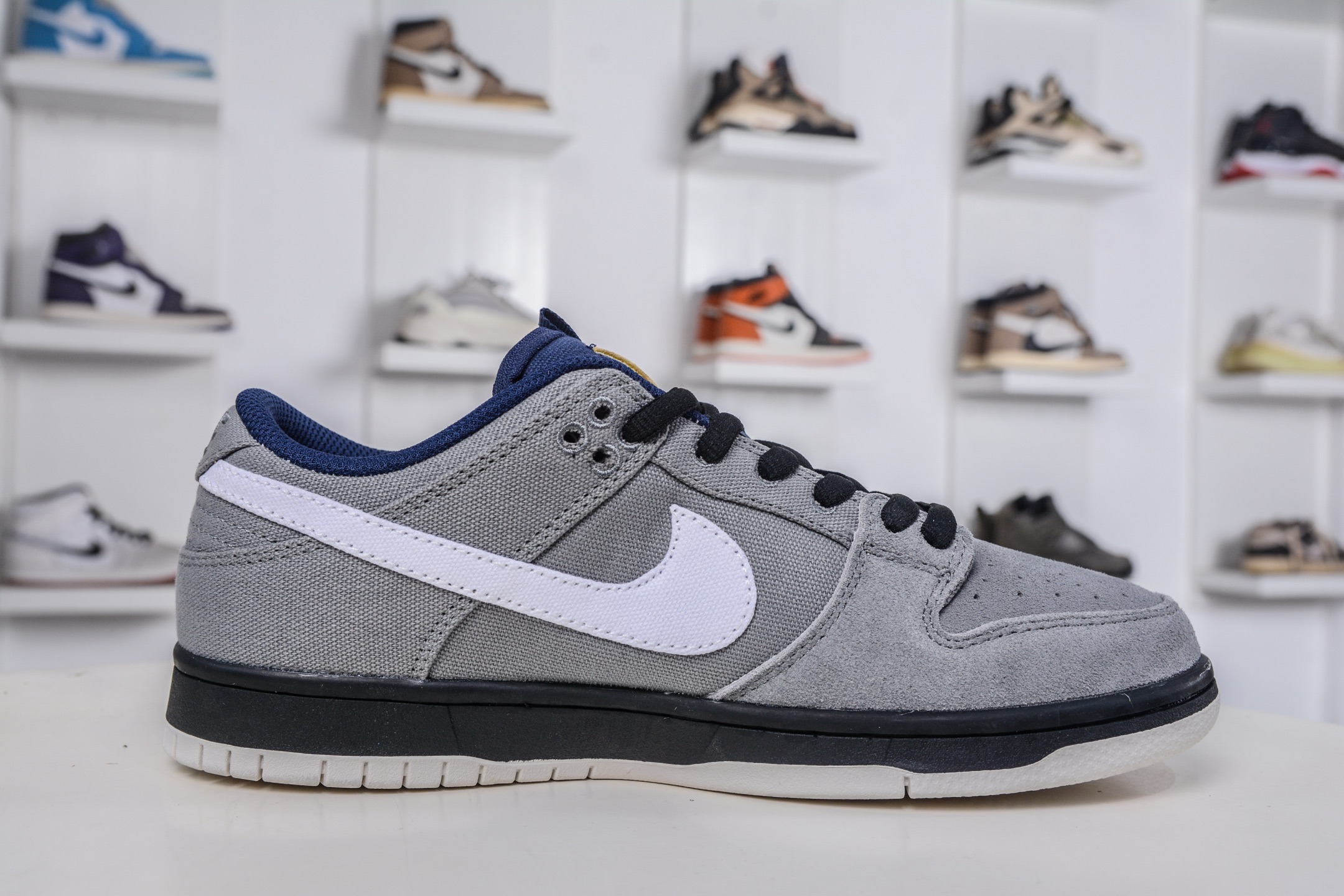 Nike Dunk SB LOW 灰白勾帆布 DX6775-400-莆田鞋,莆田鞋货源,高仿鞋,高仿鞋货源,安福档口,莆田高仿鞋,莆田鞋批发,高仿鞋批发,莆田高仿运动鞋,高仿运动鞋,莆田运动鞋 Nike Dunk SB LOW 灰白勾帆布 DX6775-400