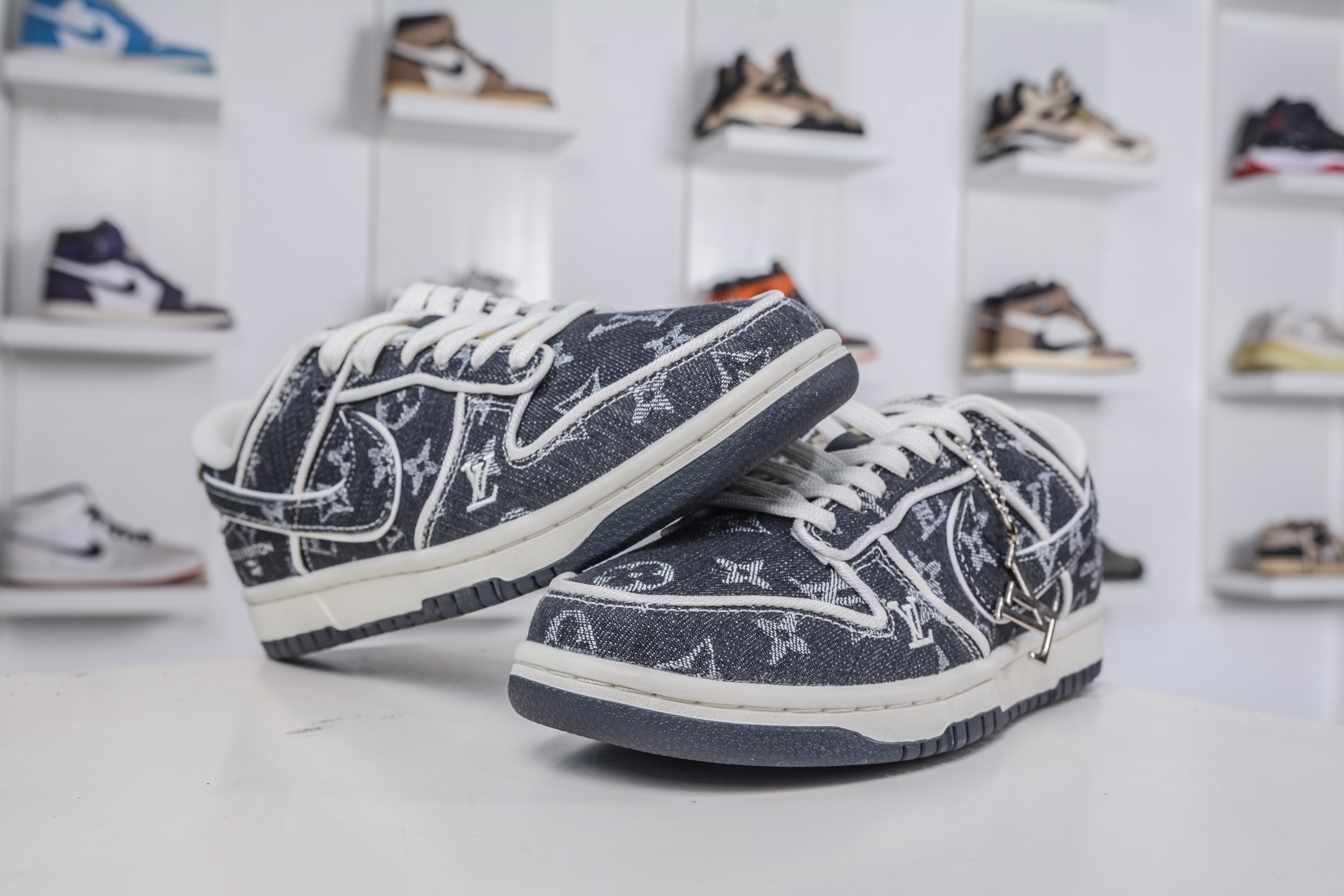 270 Nike SB Dunk Low x Louis Vuitton LV联名-黑牛仔 SC0601-470