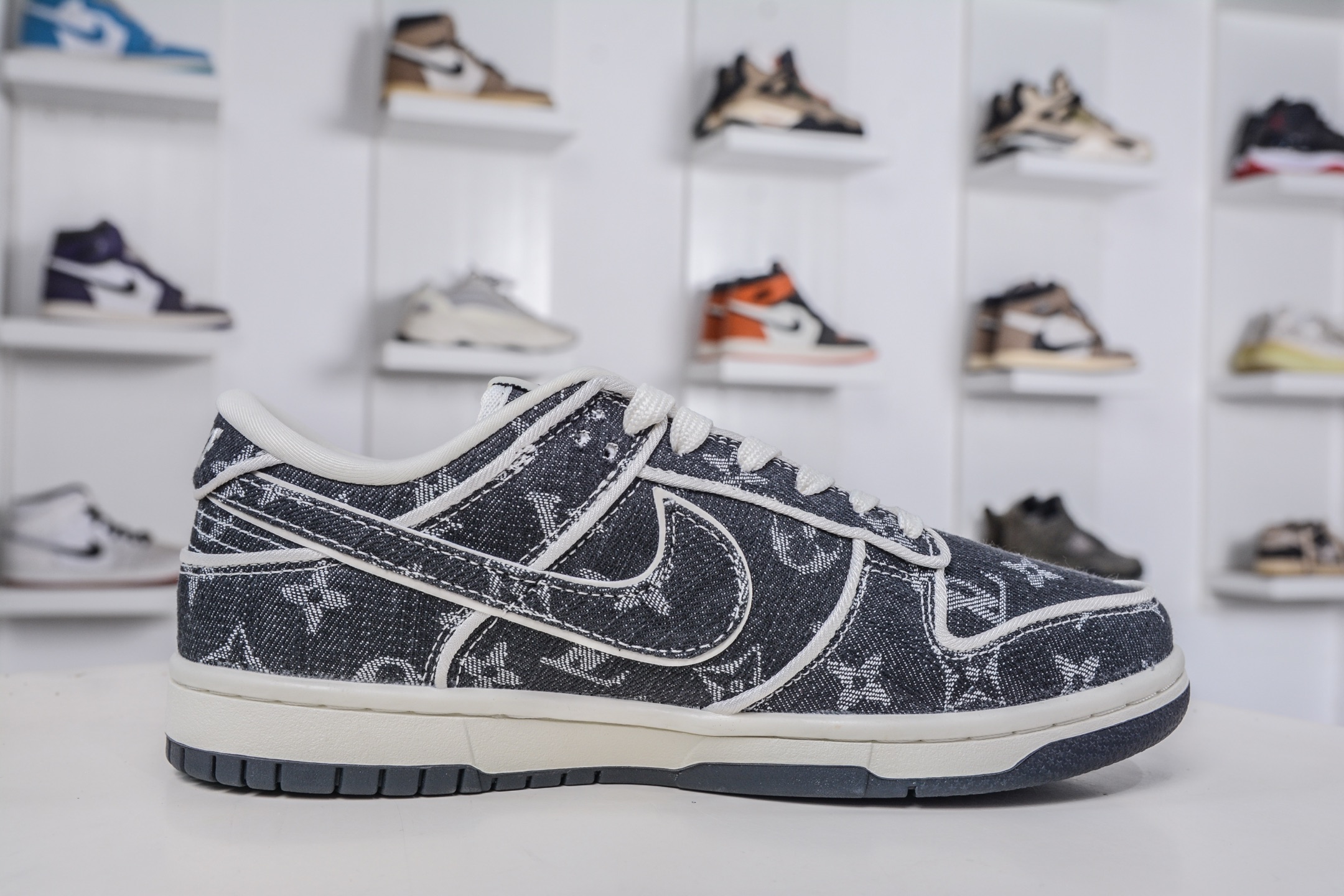 270 Nike SB Dunk Low x Louis Vuitton LV联名-黑牛仔 SC0601-470