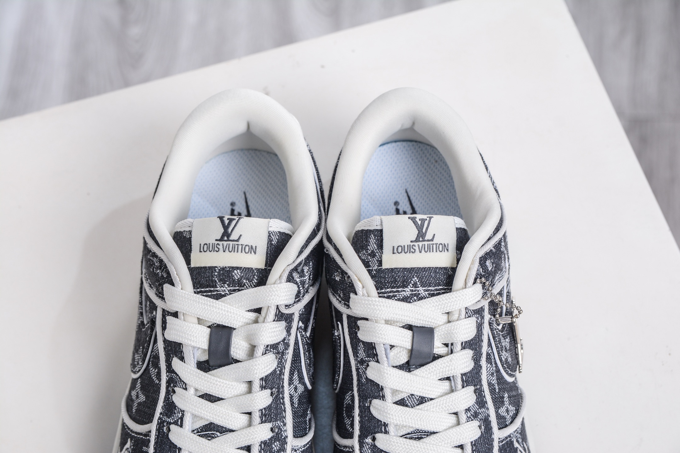 270 Nike SB Dunk Low x Louis Vuitton LV联名-黑牛仔 SC0601-470