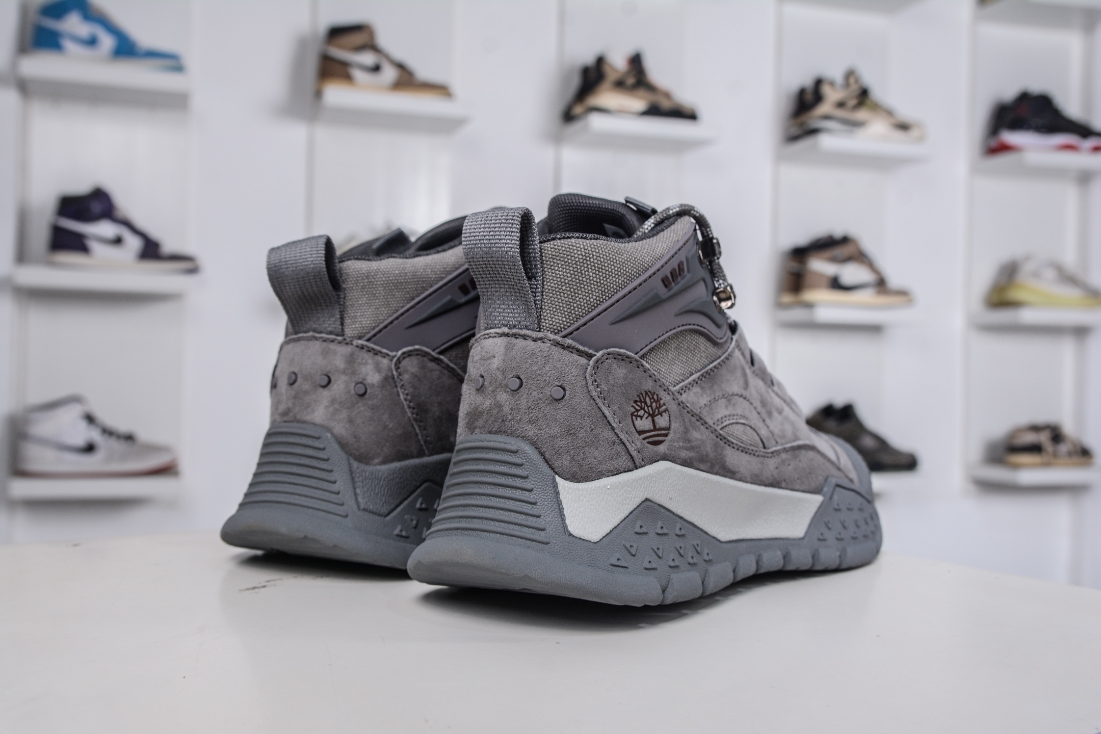 280 Timberland 添柏岚/天伯伦 户外中帮休闲马丁靴系列 A8368T