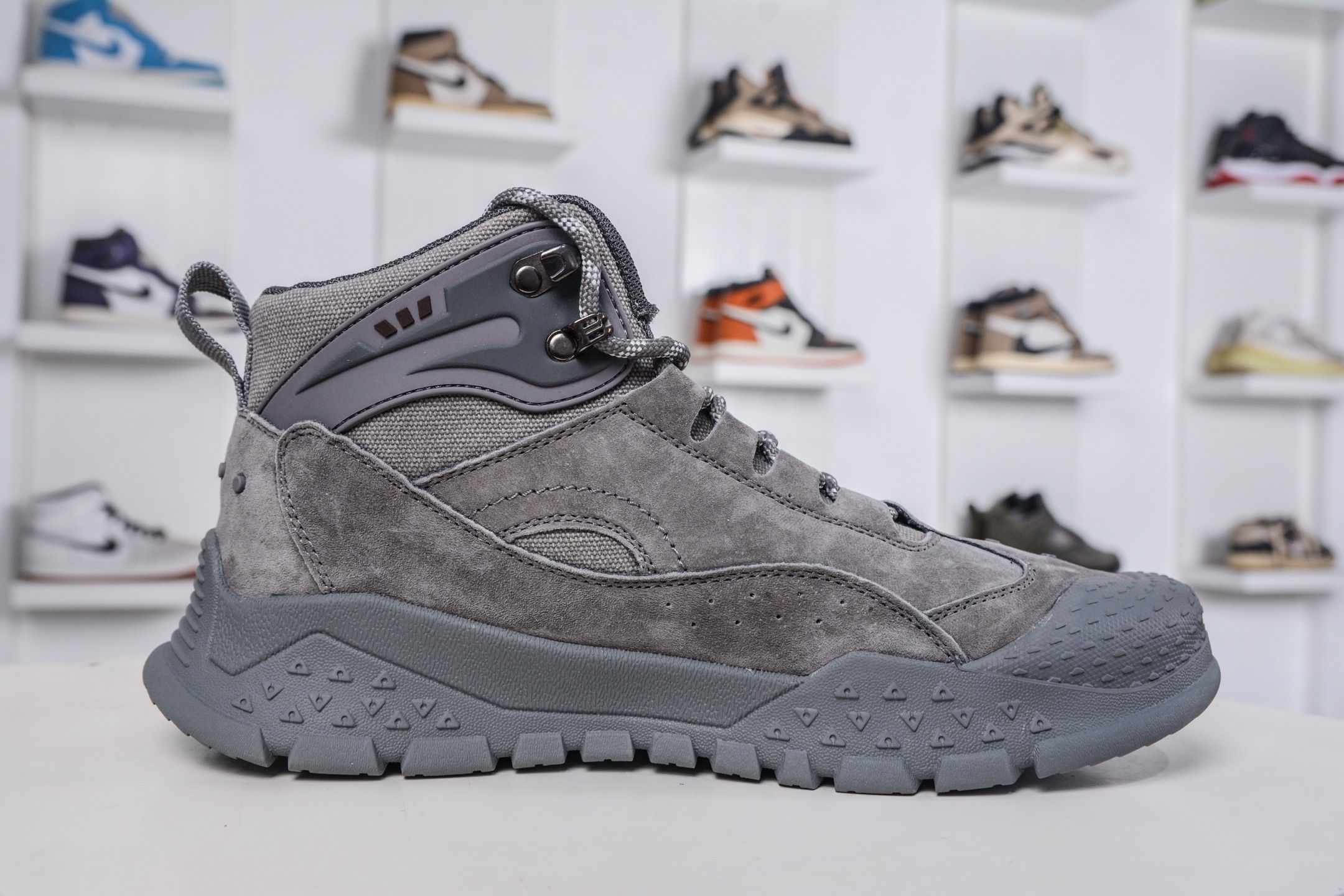 280 Timberland 添柏岚/天伯伦 户外中帮休闲马丁靴系列 A8368T