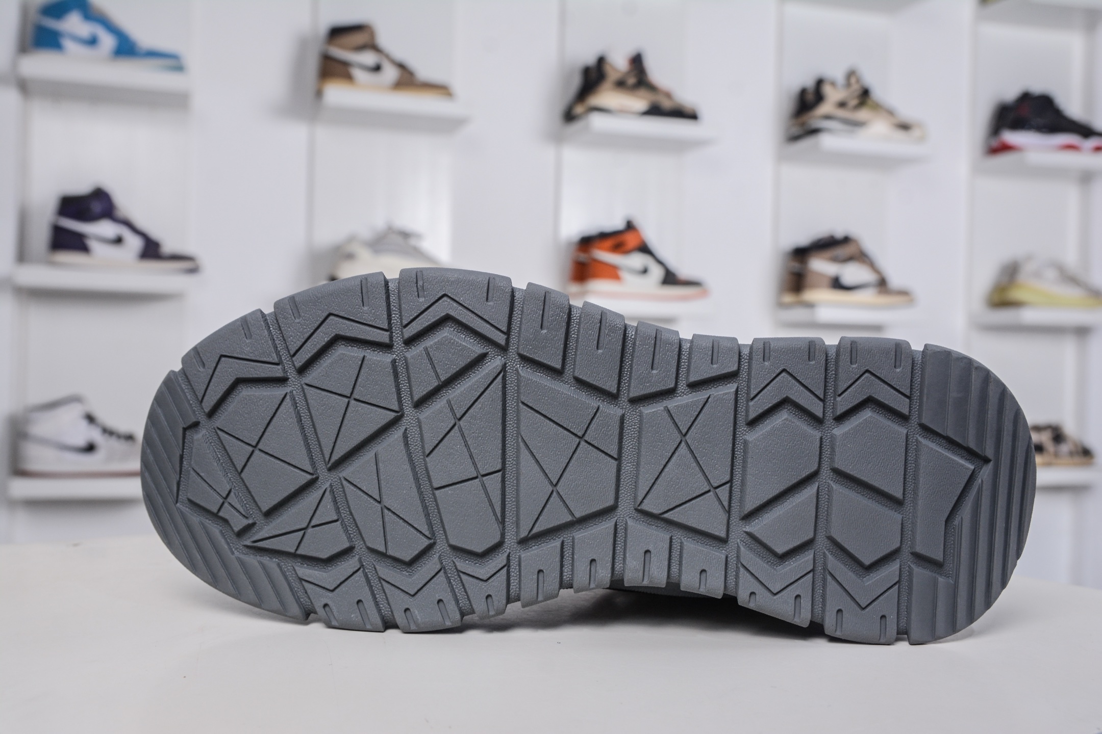 280 Timberland 添柏岚/天伯伦 户外中帮休闲马丁靴系列 A8368T