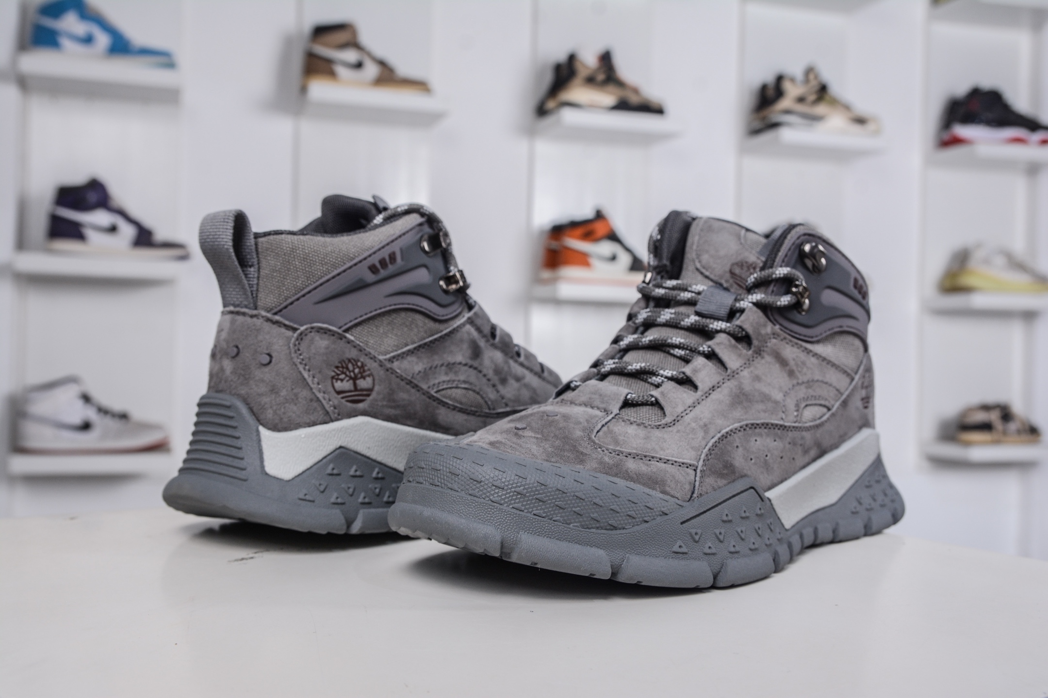 280 Timberland 添柏岚/天伯伦 户外中帮休闲马丁靴系列 A8368T