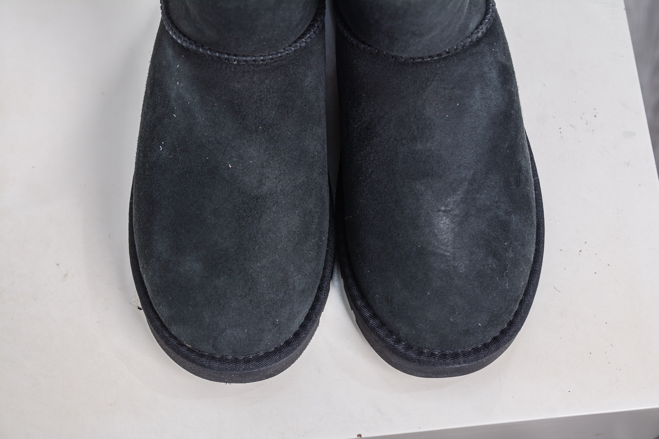 250 UGG 经典中筒女鞋 黑色 秋冬羊皮毛一体雪地靴 1016223-BLK