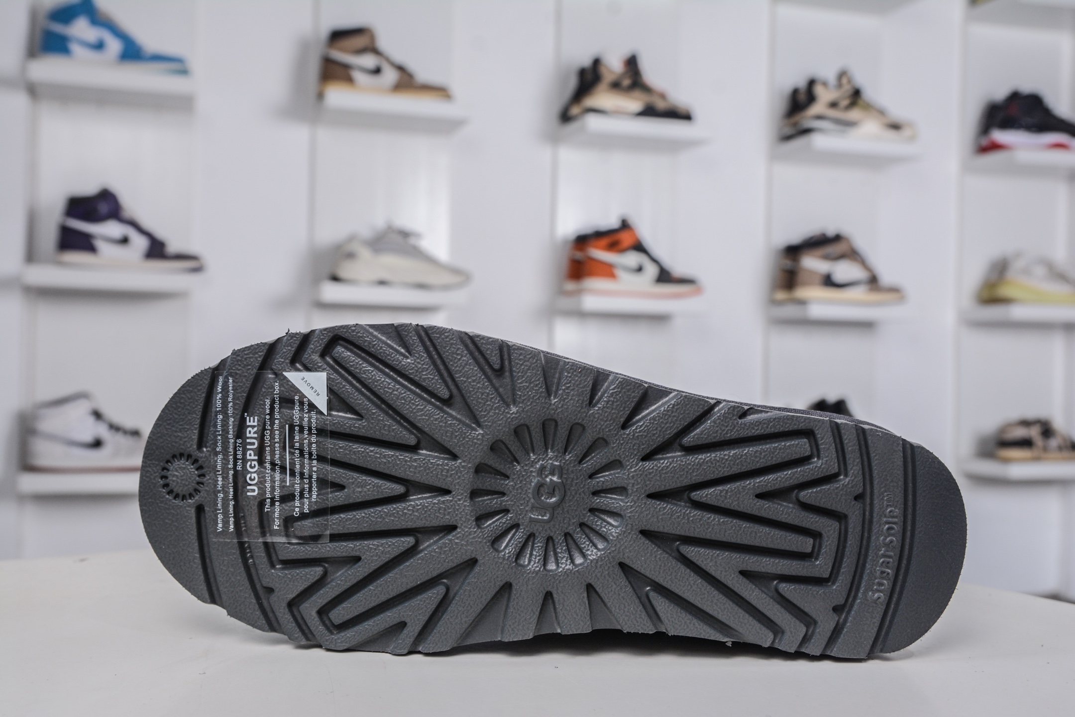 250 UGG MINI BAILEY BUTTON II 灰色 秋冬欧美风经典纽扣短筒平底套筒短靴雪地靴女靴 1016422-GREY