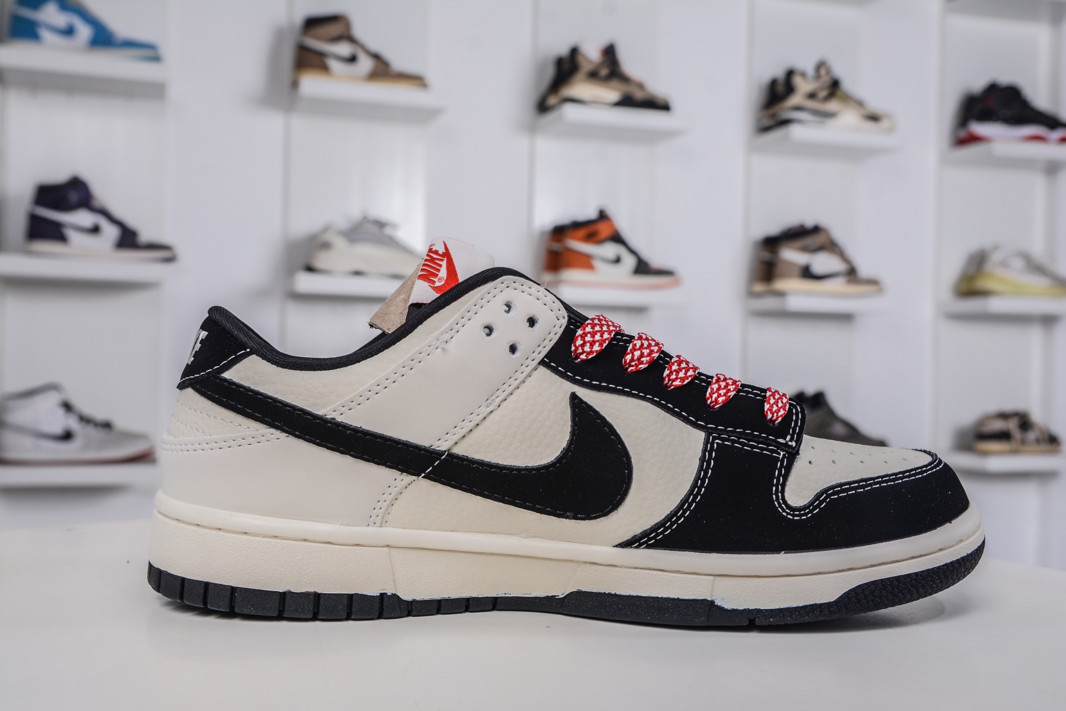 270 Air Jordan AJ1 Low X Chrome Hearts 低帮联名克罗心-白黑红爱心拼花 SR8888-011