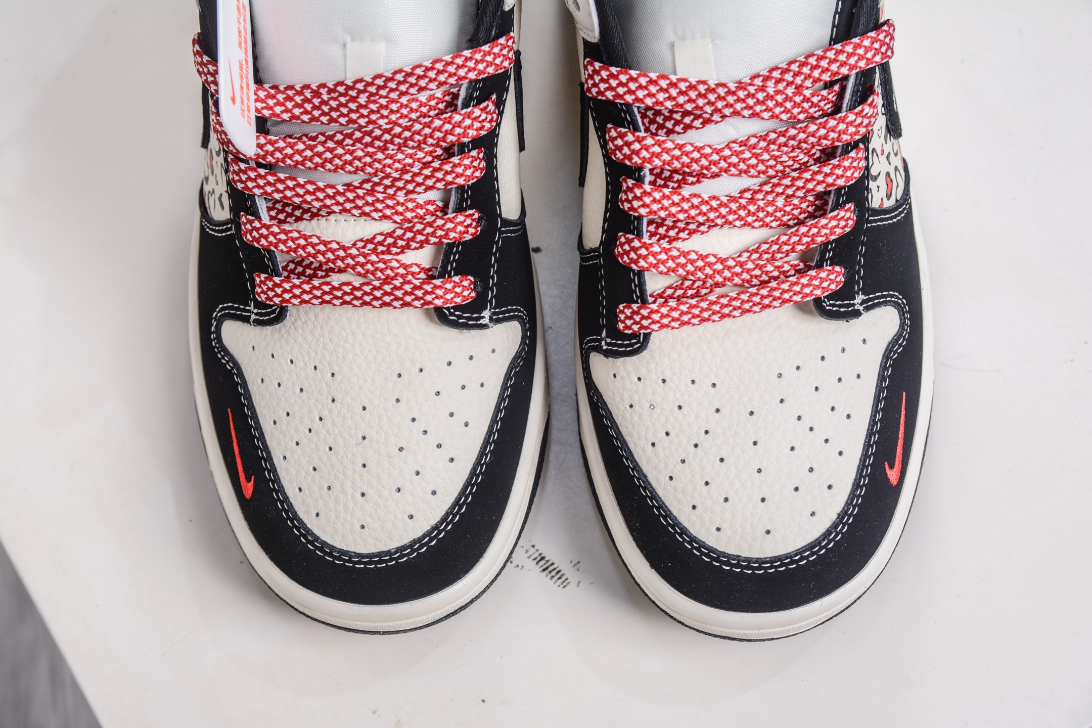 270 Air Jordan AJ1 Low X Chrome Hearts 低帮联名克罗心-白黑红爱心拼花 SR8888-011