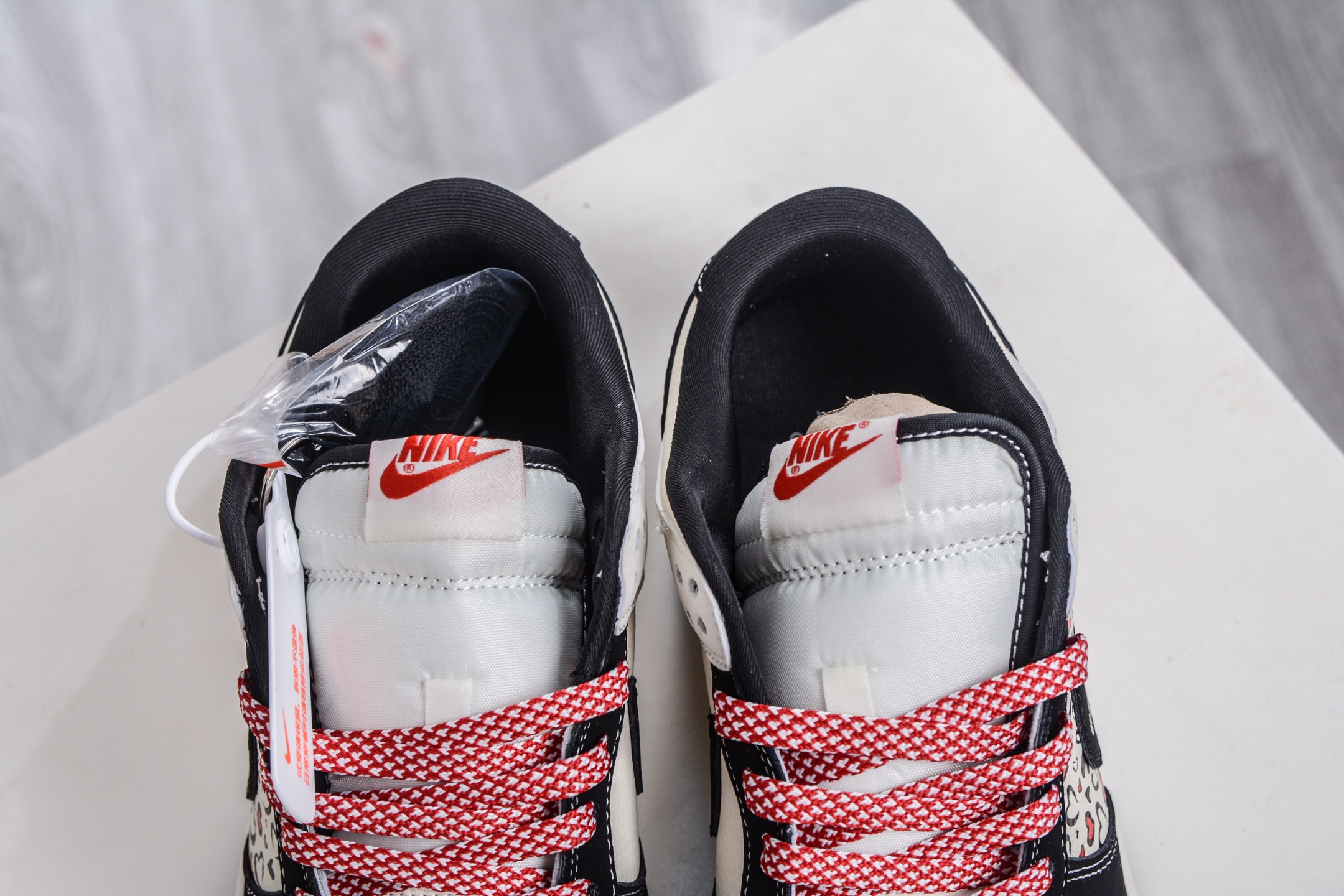 270 Air Jordan AJ1 Low X Chrome Hearts 低帮联名克罗心-白黑红爱心拼花 SR8888-011