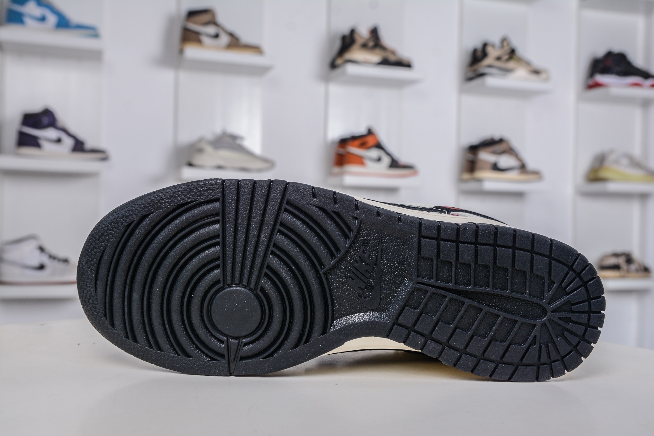 270 Air Jordan AJ1 Low X Chrome Hearts 低帮联名克罗心-白黑红爱心拼花 SR8888-011