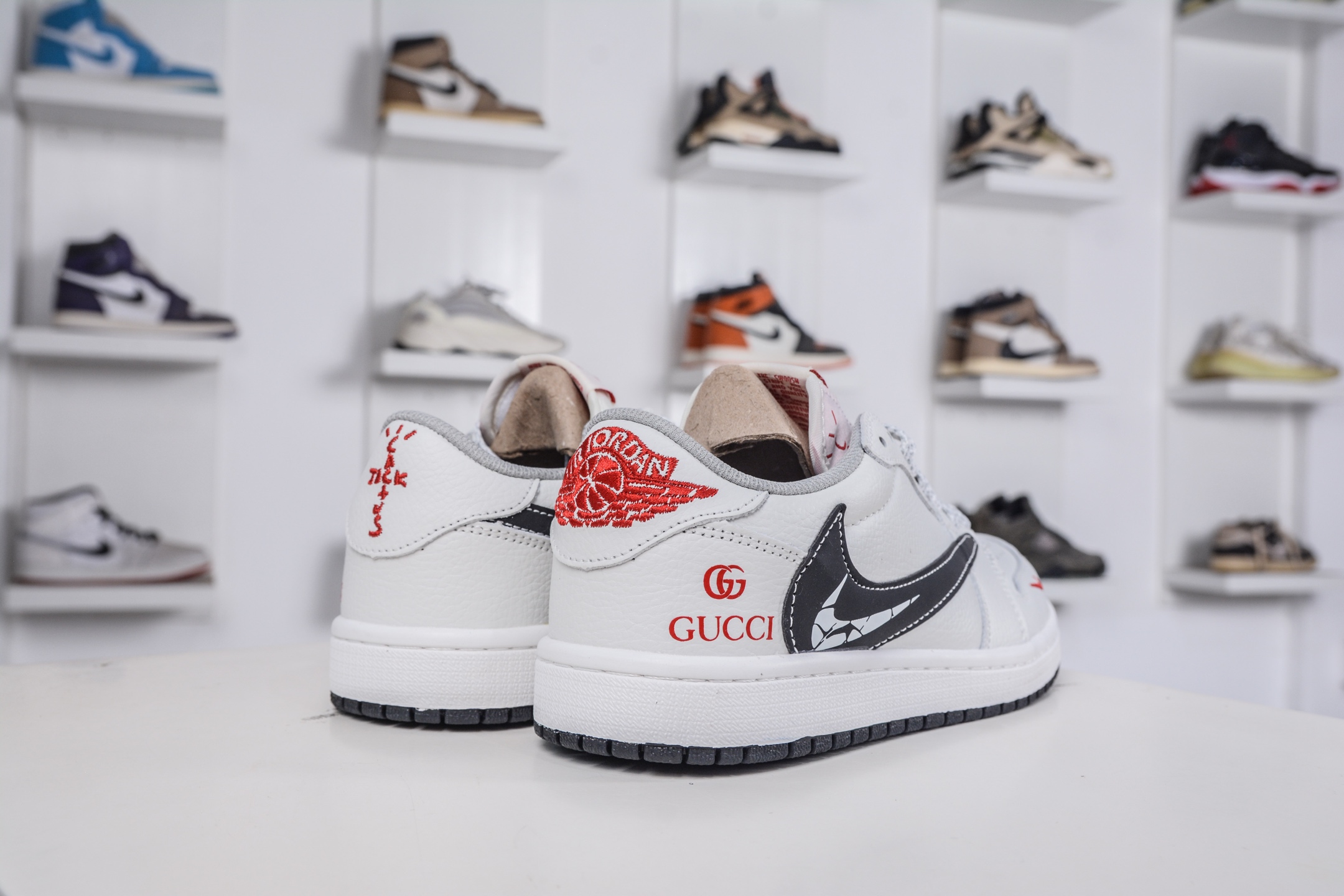 270 TS x Air Jordan x GUCCI AJ1 Low 倒钩低帮联名古驰-白黑裂纹勾 DZ5899-029