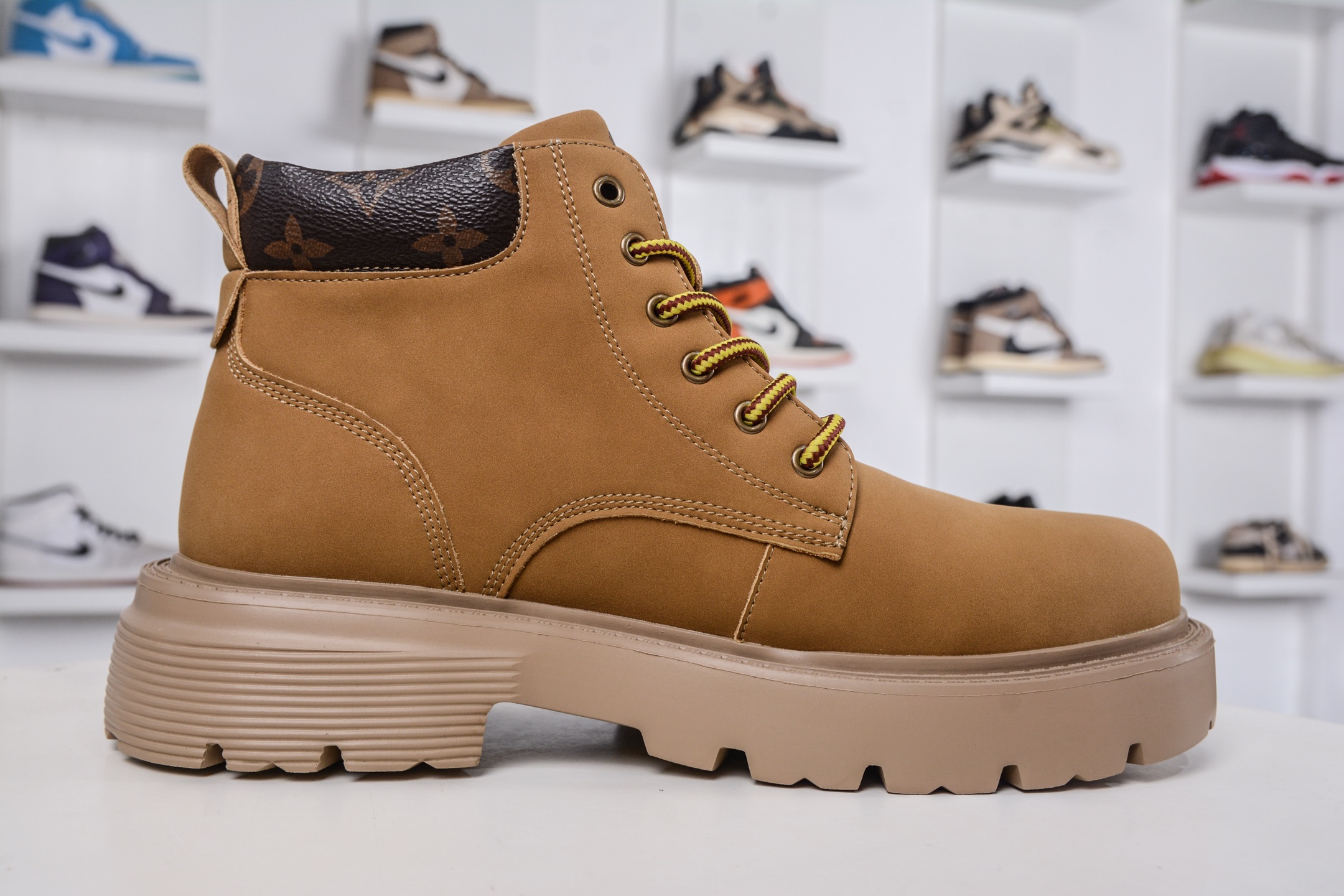 280 LV x Timberland LV联名添柏岚休闲大黄靴