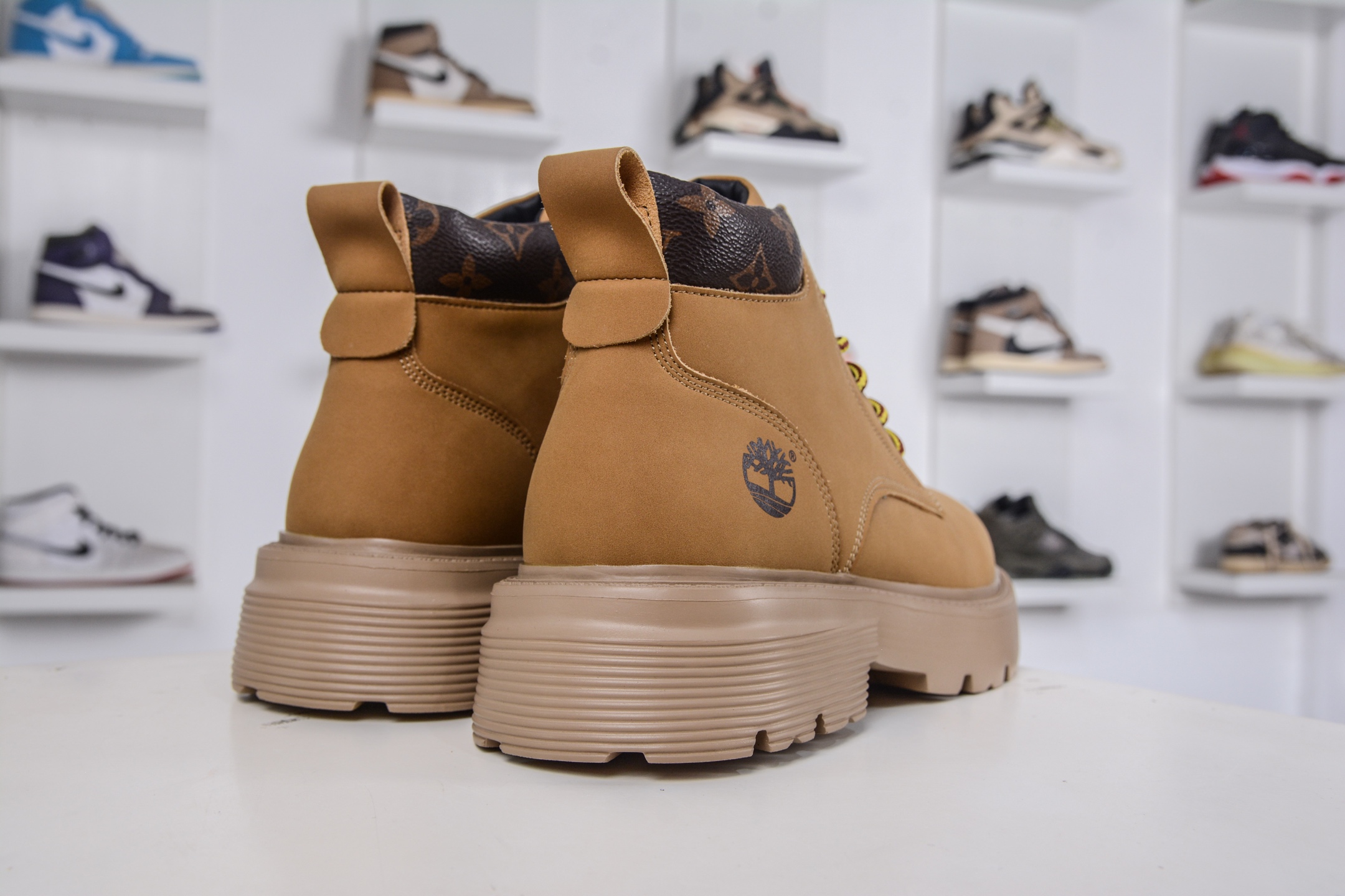 280 LV x Timberland LV联名添柏岚休闲大黄靴
