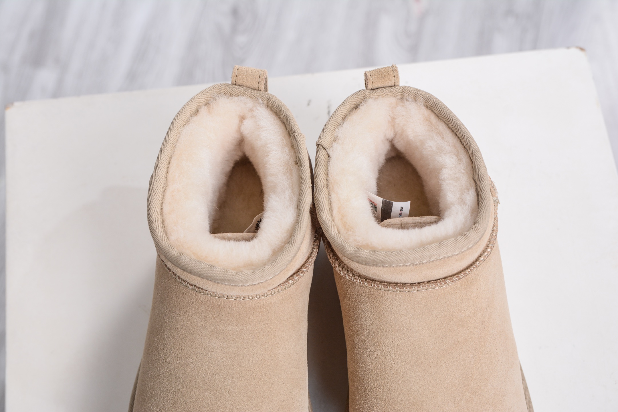 250 UGG 周冬雨同款 厚底3cm 菜籽色 1135092-MDSD