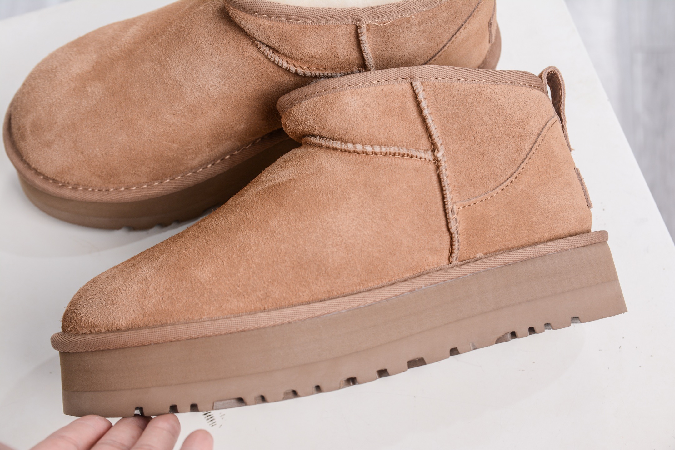 250 UGG 周冬雨同款 厚底3cm 栗色 1135092-CHE
