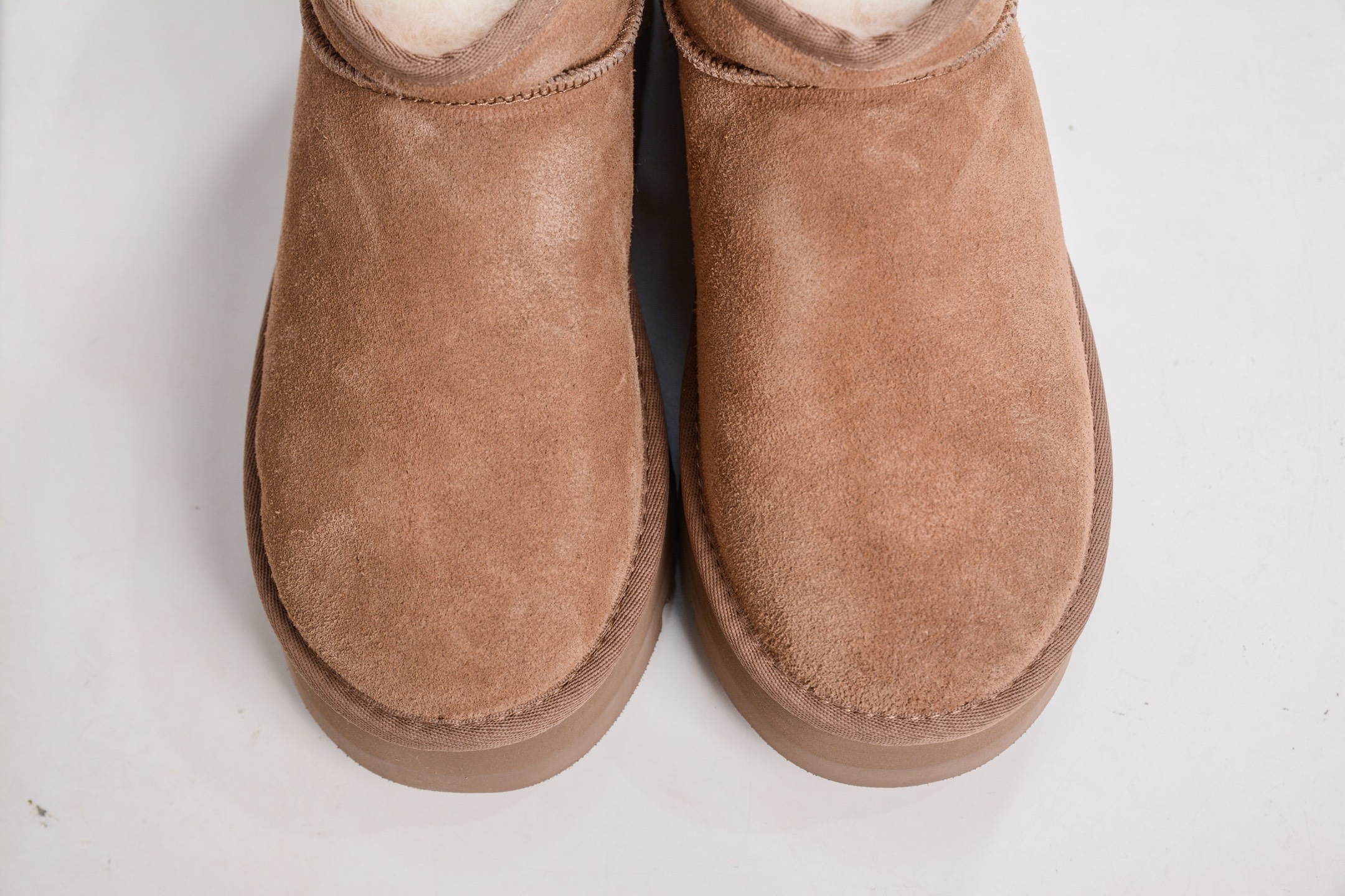 250 UGG 周冬雨同款 厚底3cm 栗色 1135092-CHE