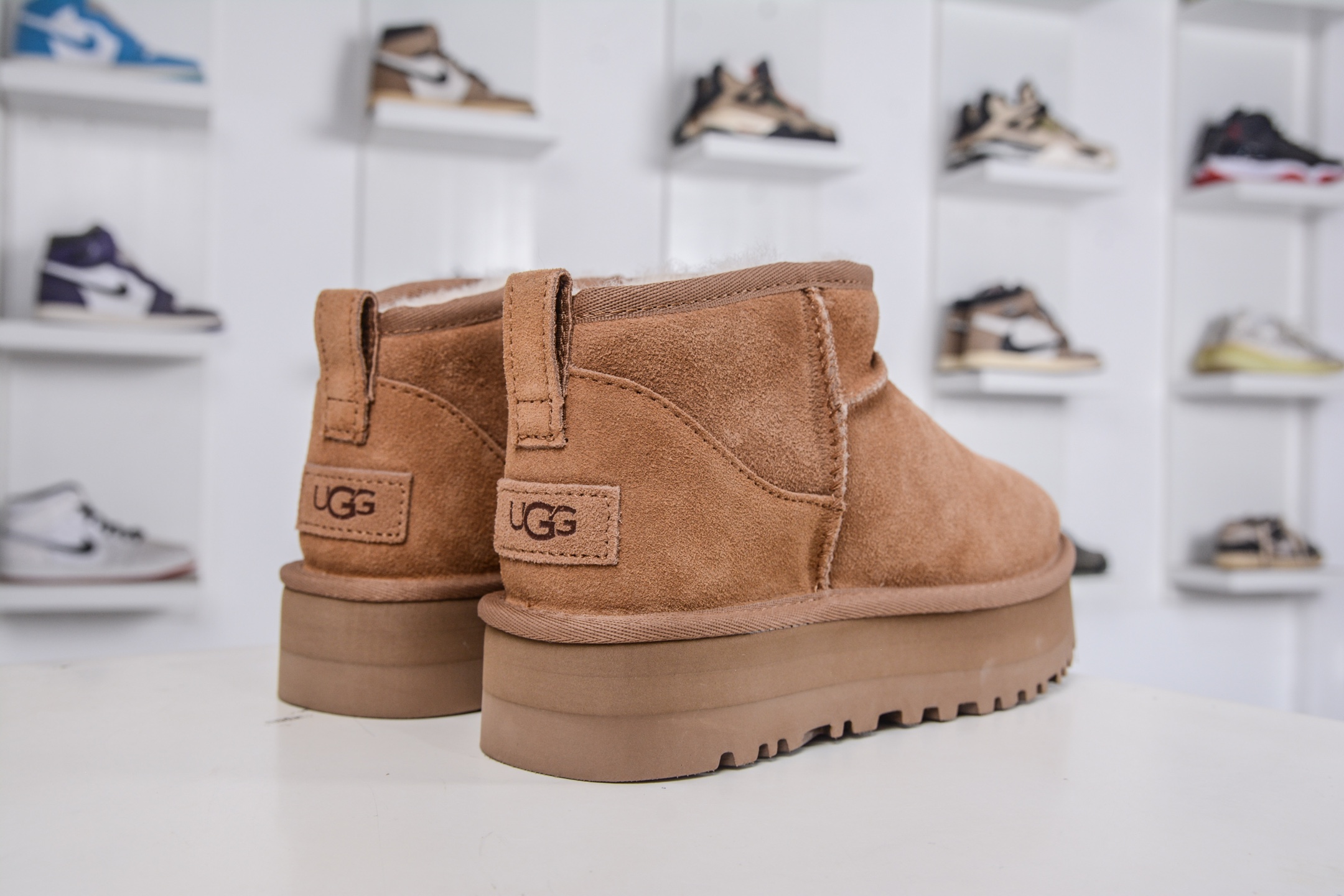 250 UGG 周冬雨同款 厚底3cm 栗色 1135092-CHE