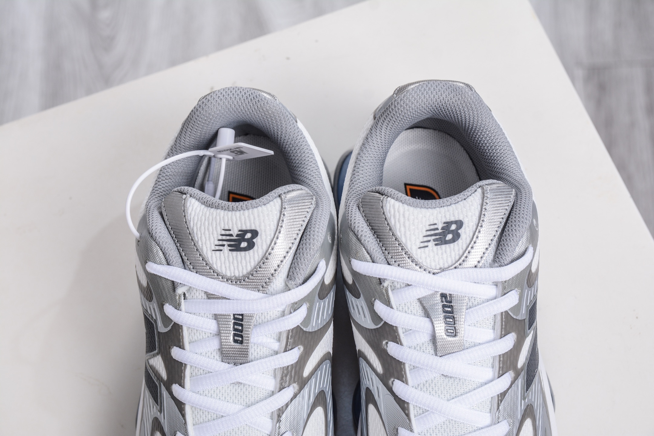 220 T版纯原 New Balance NB2000 舒适百搭防滑耐磨低帮 休闲跑步鞋 U2000AA