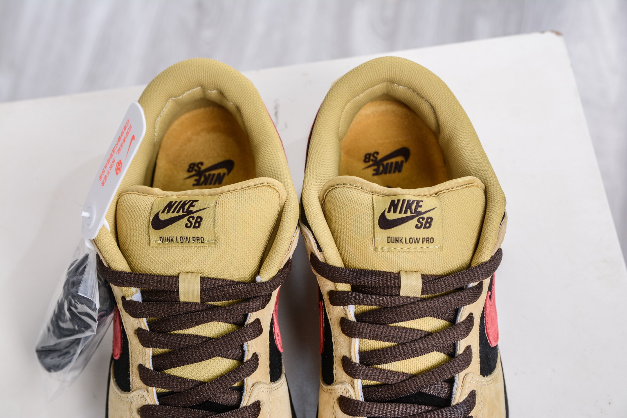 200 Nike Dunk SB LOW x Supreme SUP联名-黑黄红勾 BQ6817-204