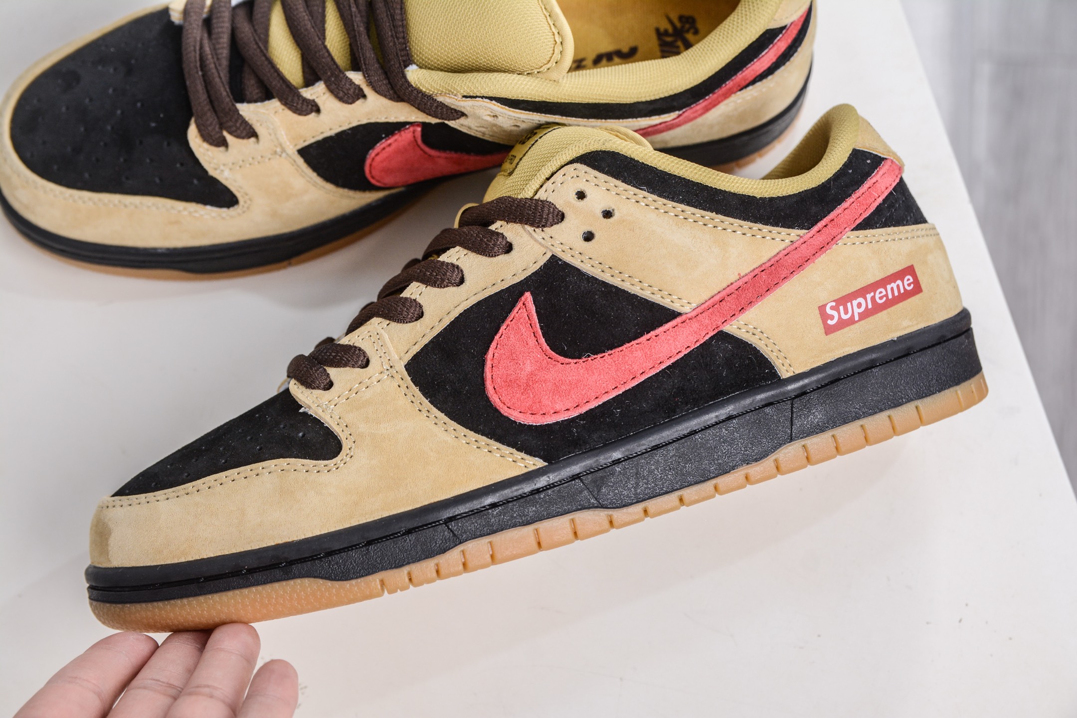 200 Nike Dunk SB LOW x Supreme SUP联名-黑黄红勾 BQ6817-204