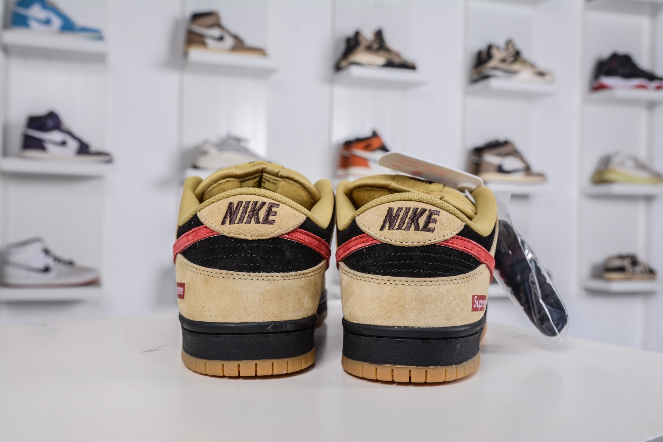 200 Nike Dunk SB LOW x Supreme SUP联名-黑黄红勾 BQ6817-204