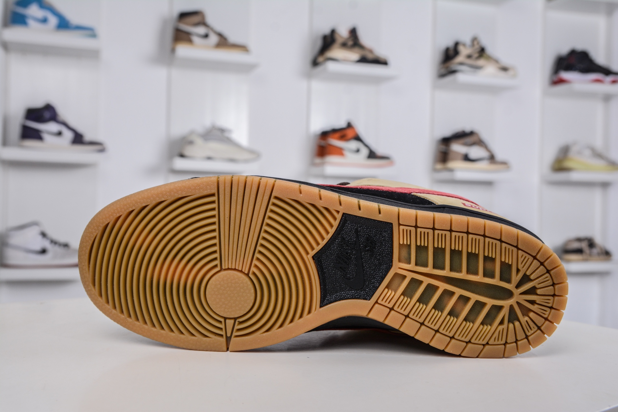 200 Nike Dunk SB LOW x Supreme SUP联名-黑黄红勾 BQ6817-204