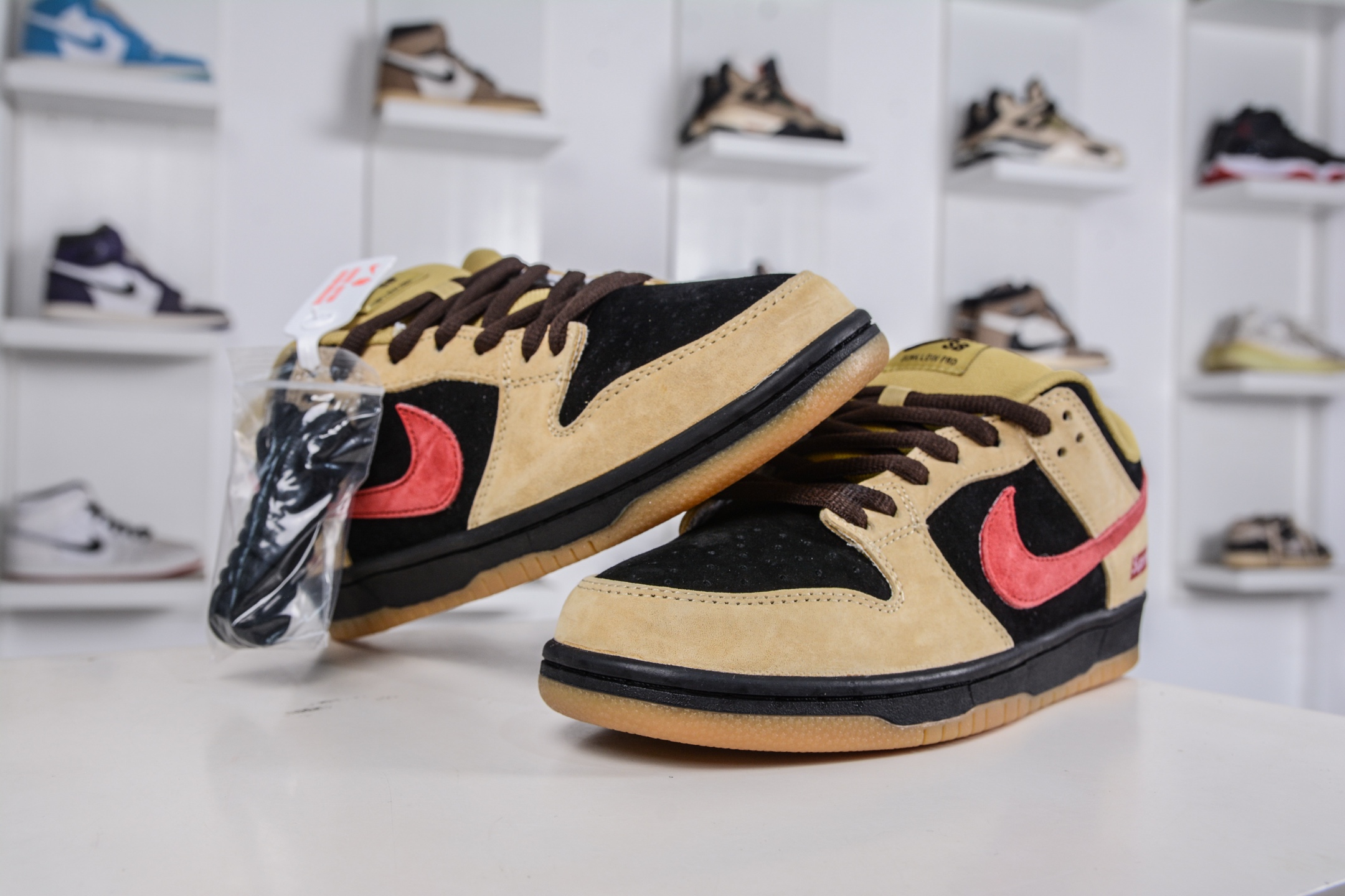 200 Nike Dunk SB LOW x Supreme SUP联名-黑黄红勾 BQ6817-204