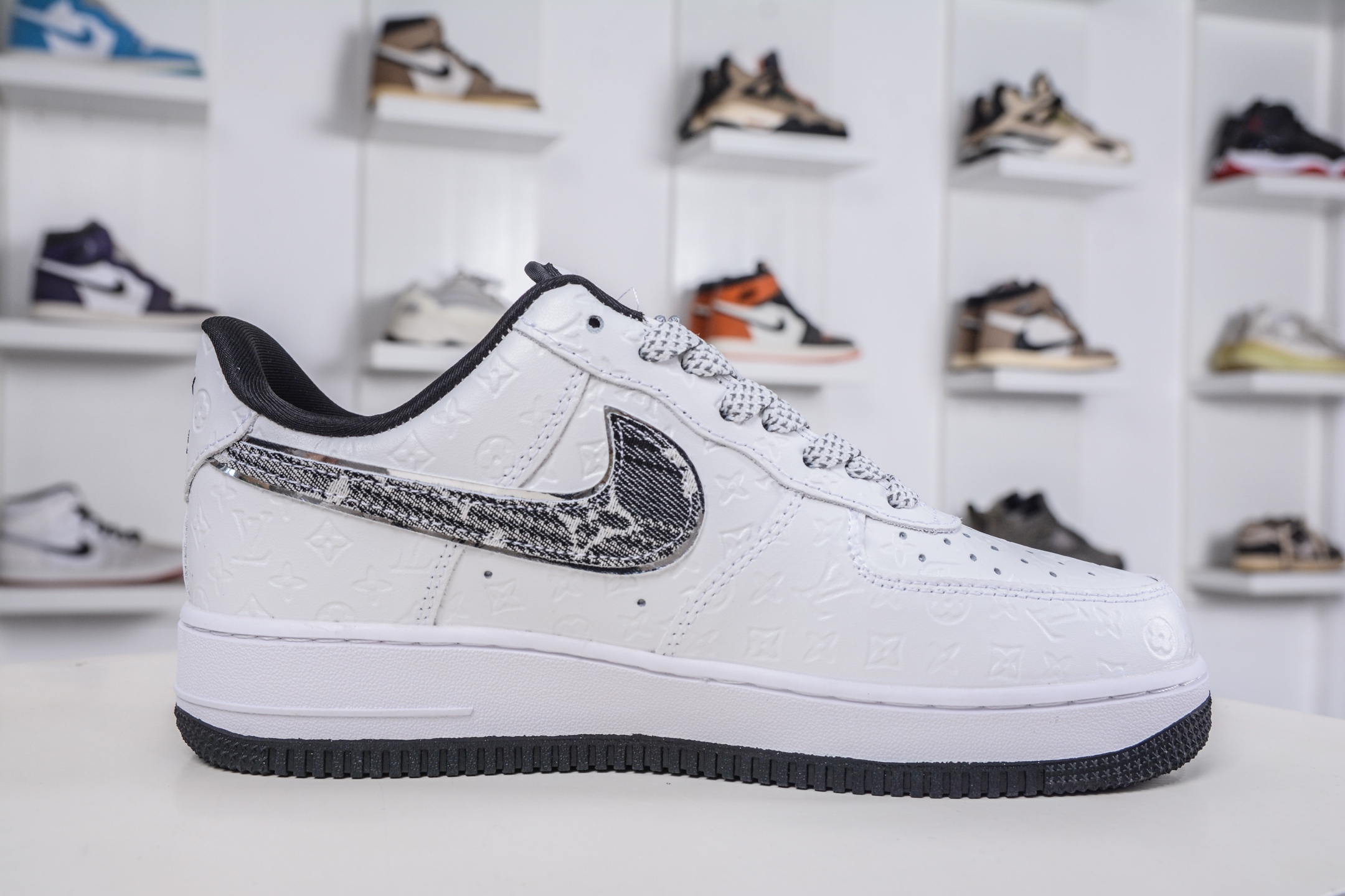260 Nike Air Force 1 Low 07 x Louis Vuitton LV联名-白黑 XL1979-111