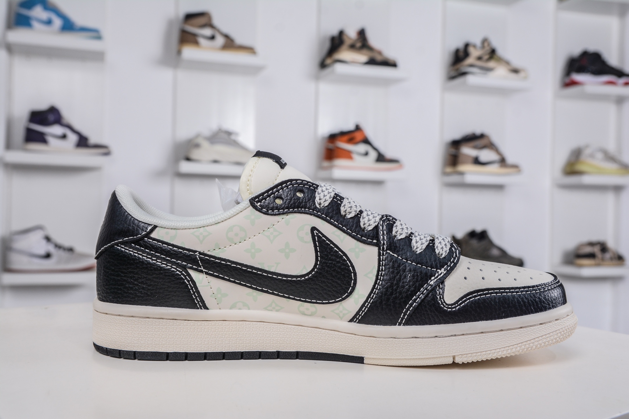 270 TS x Air Jordan x Louis Vuitton AJ1 Low 倒钩低帮LV联名-黑武士涂鸦 CX5050-Y29