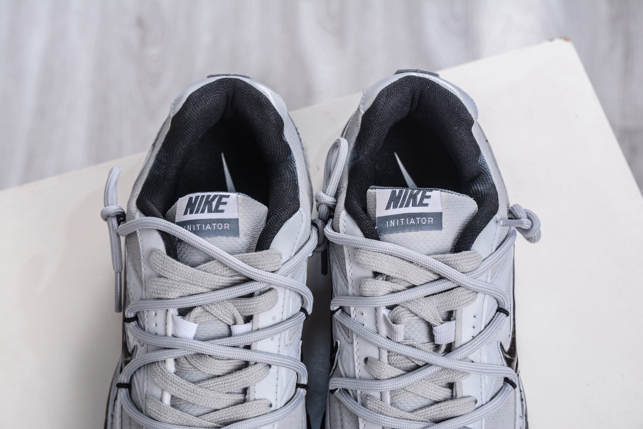 290 NIKE INITIAOR创始者系列复古休闲运动舒适跑鞋 394055-100