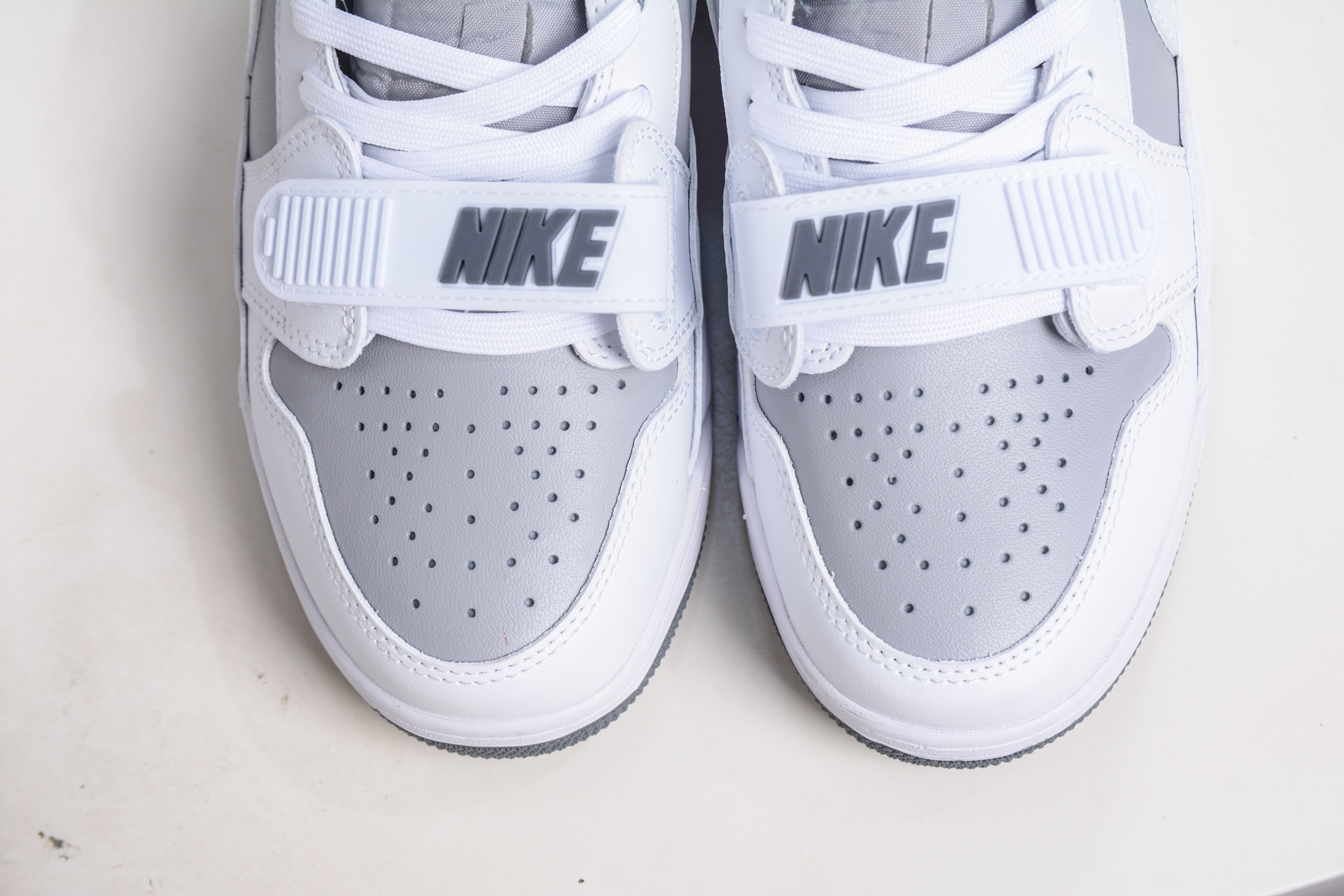 240 Air Jordan Legacy AJ312 低帮 白灰 CD7069-005