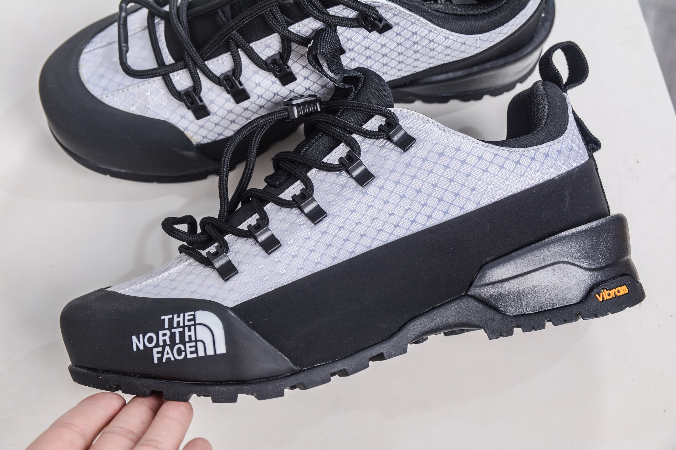 220 The North Face 北面 户外运动休闲登山鞋越野徒步鞋 大