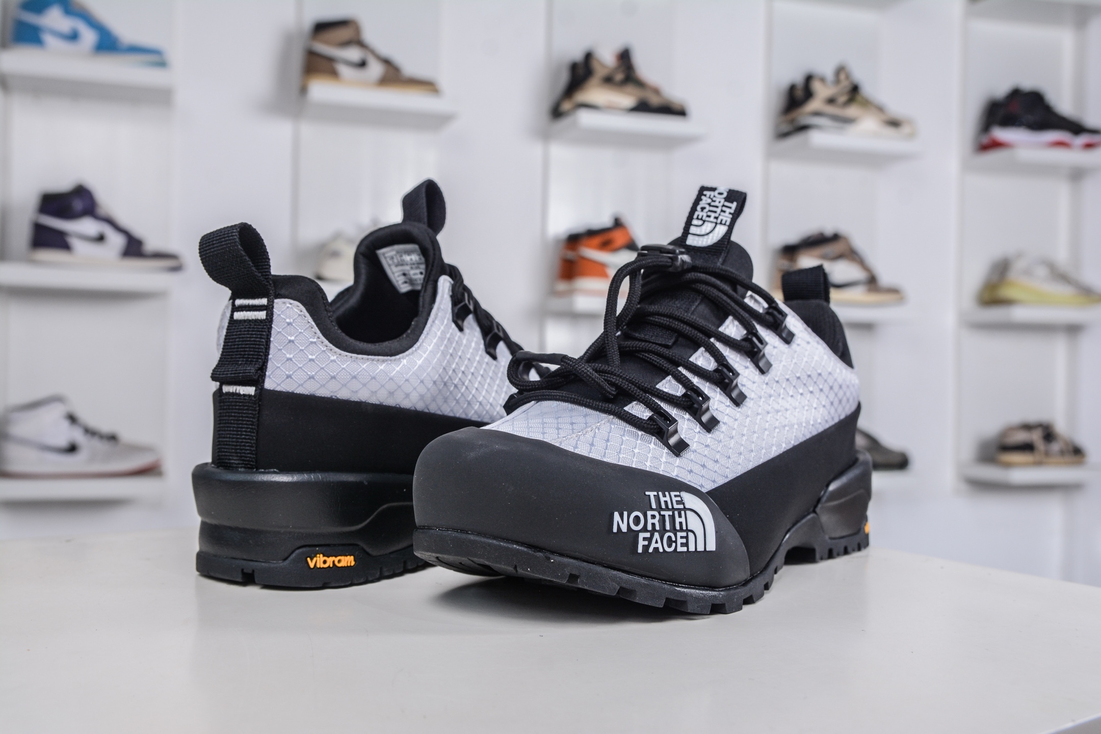 220 The North Face 北面 户外运动休闲登山鞋越野徒步鞋 大