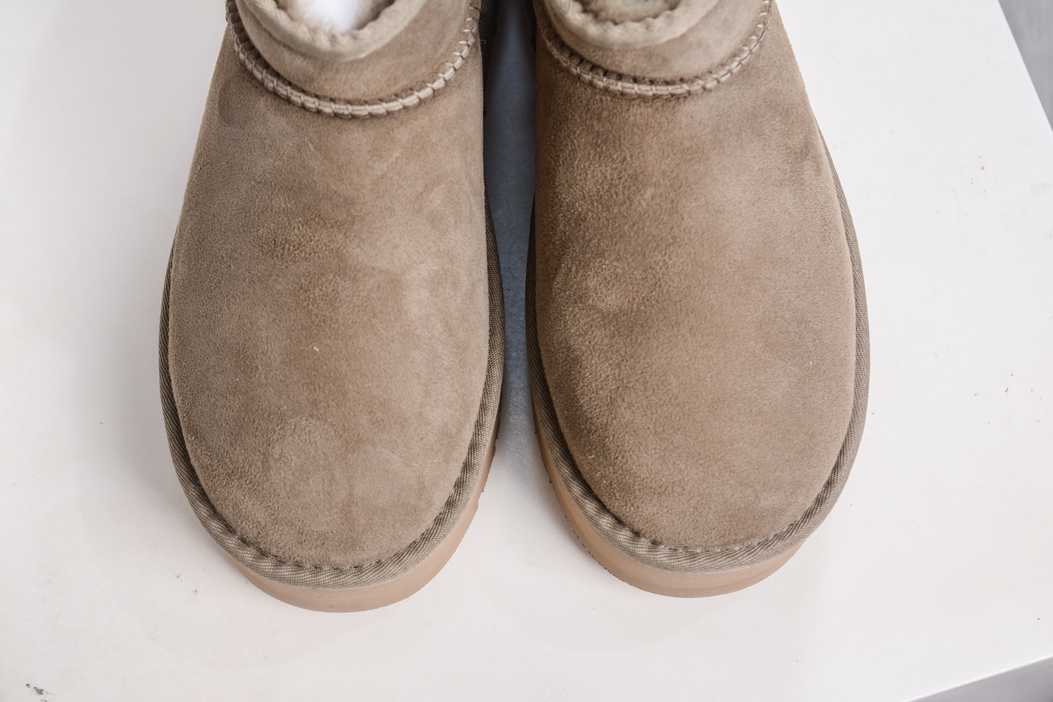 230 UGG 周冬雨同款 厚底3cm 棕色 1135092-ALP
