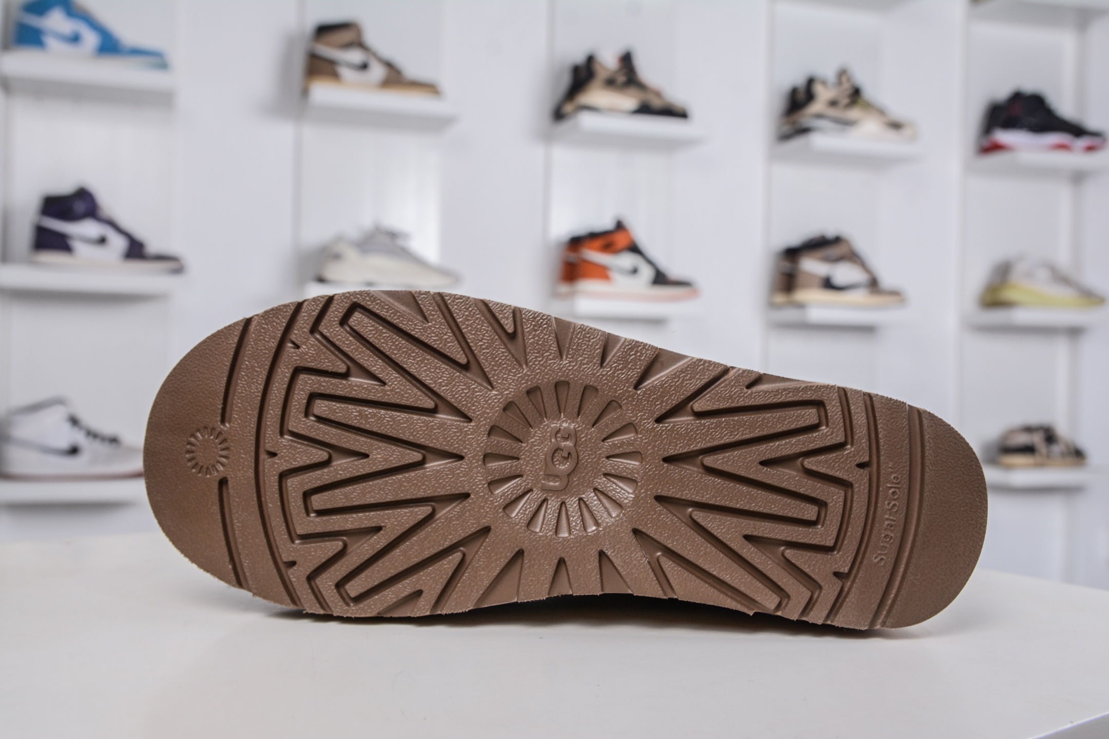 230 UGG 周冬雨同款 厚底3cm 棕色 1135092-ALP