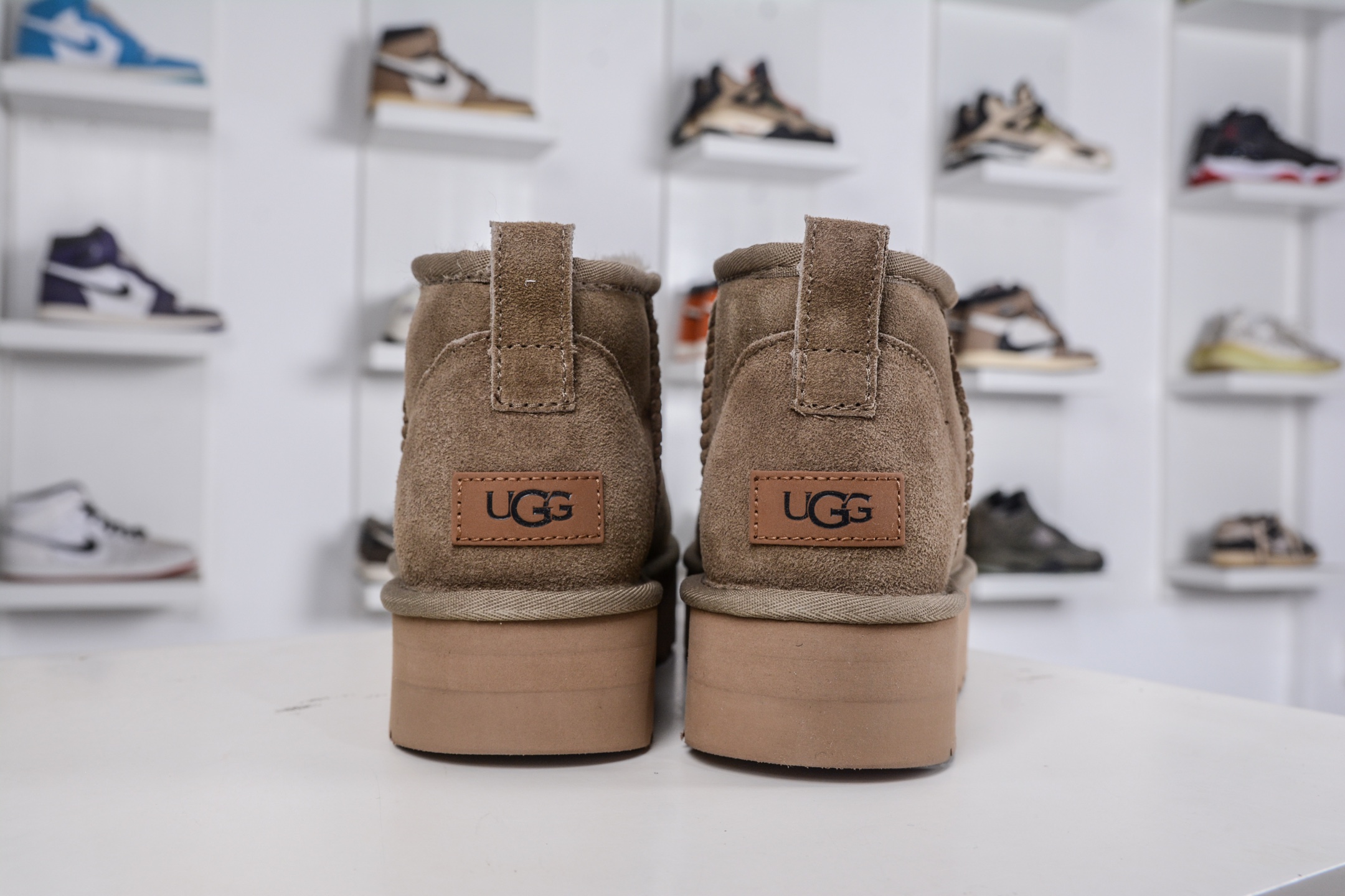 230 UGG 周冬雨同款 厚底3cm 棕色 1135092-ALP