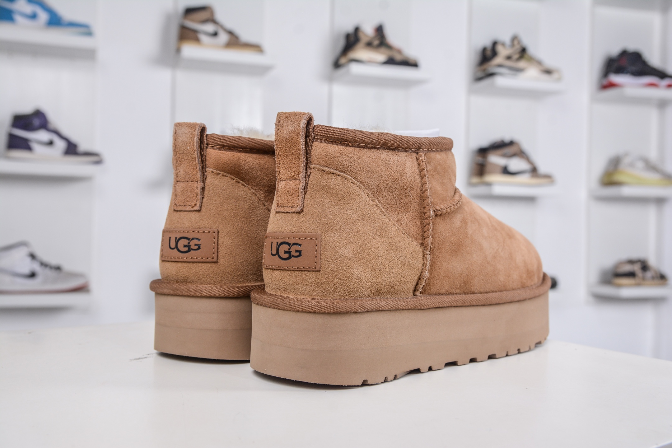 230 UGG 周冬雨同款 厚底3cm 栗色 1135092-CHE