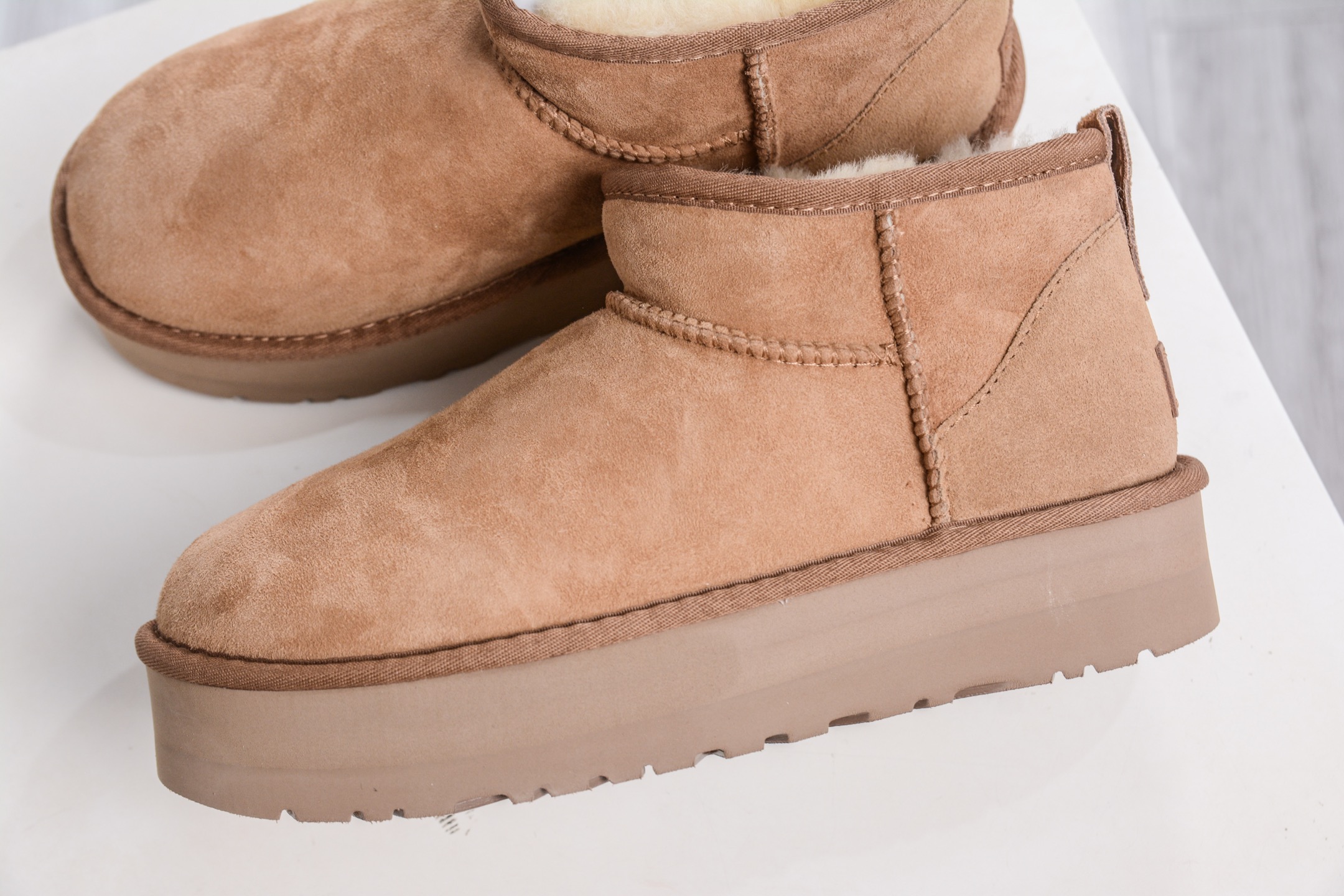 230 UGG 周冬雨同款 厚底3cm 栗色 1135092-CHE