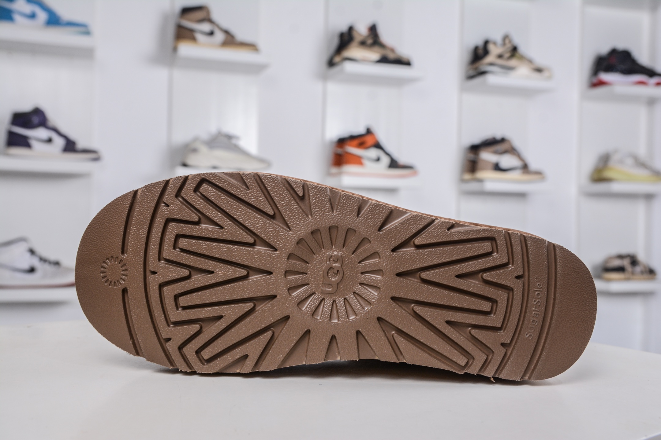 230 UGG 周冬雨同款 厚底3cm 栗色 1135092-CHE