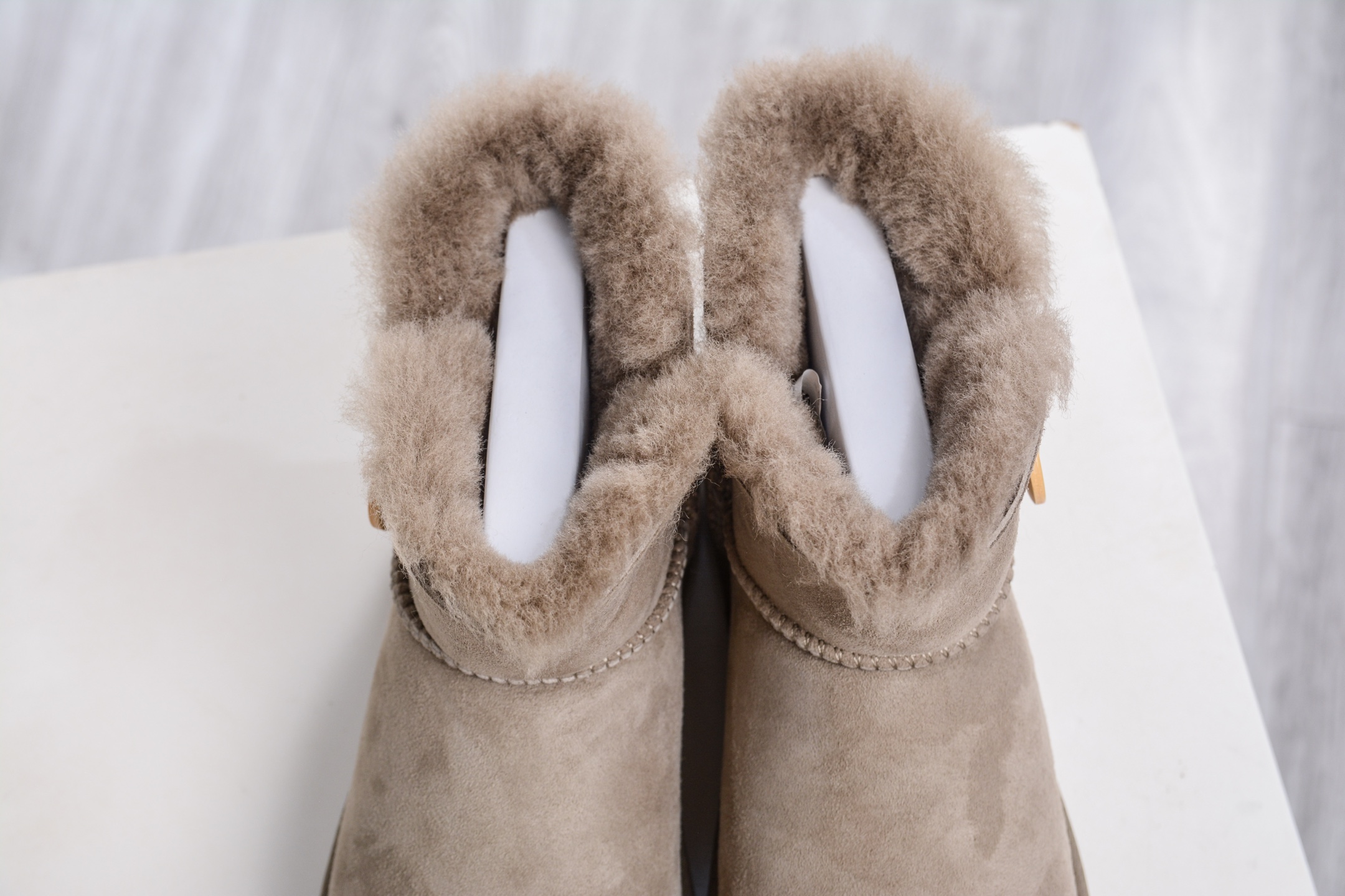 220 UGG MINI BAILEY BUTTON II 棕色 秋冬欧美风经典纽扣短筒平底套筒短靴雪地靴女靴 1016422-ALP