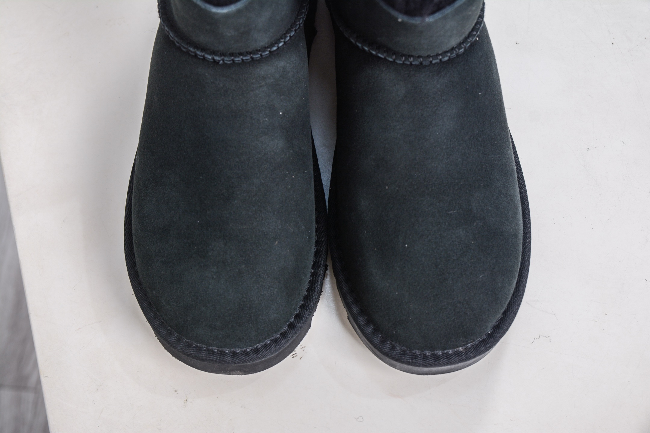 220 UGG MINI BAILEY BUTTON II 黑色 秋冬欧美风经典纽扣短筒平底套筒短靴雪地靴女靴 1016422-BLK