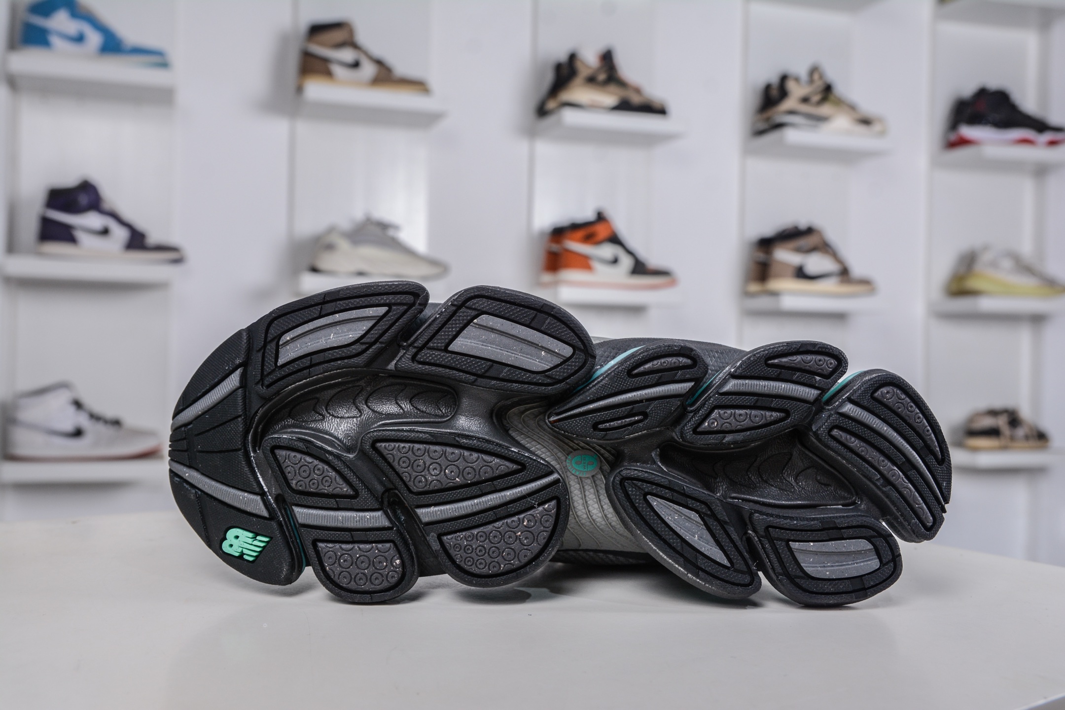 220 T版纯原 New Balance NB2000 舒适百搭防滑耐磨低帮 休闲跑步鞋 U20007