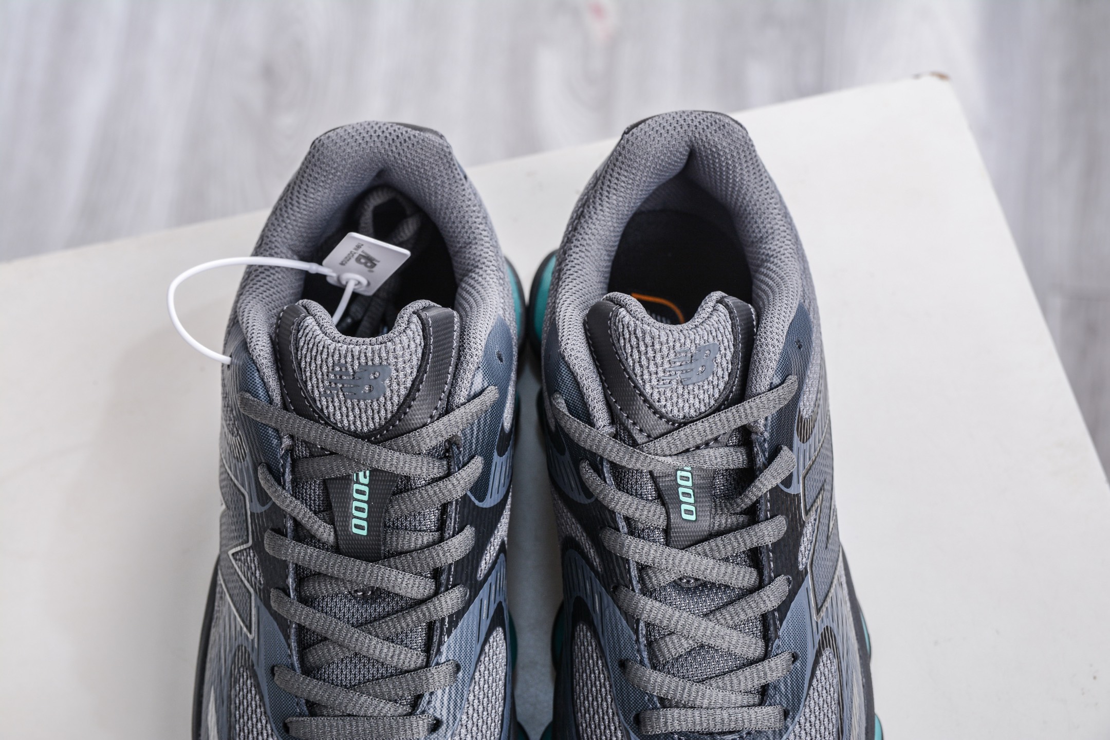 220 T版纯原 New Balance NB2000 舒适百搭防滑耐磨低帮 休闲跑步鞋 U20007