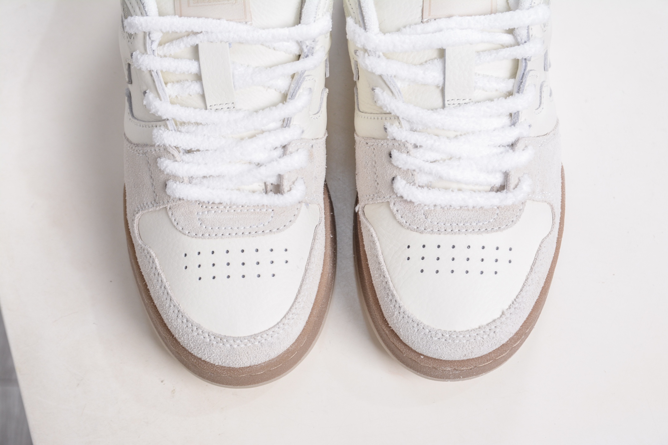 370 LJ纯原 FENDI Match sneaters 芬迪皮革低帮时尚运动板鞋