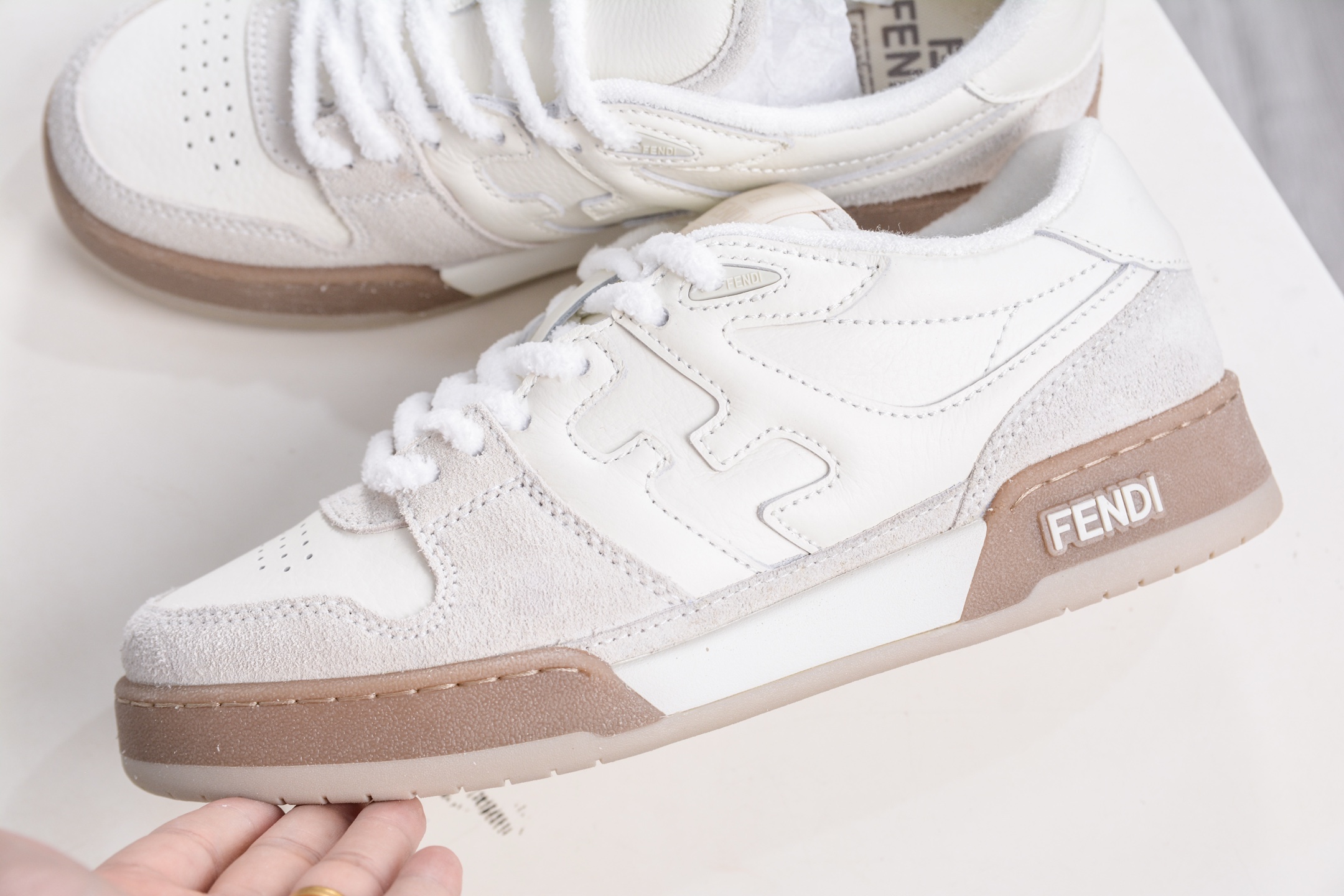 370 LJ纯原 FENDI Match sneaters 芬迪皮革低帮时尚运动板鞋